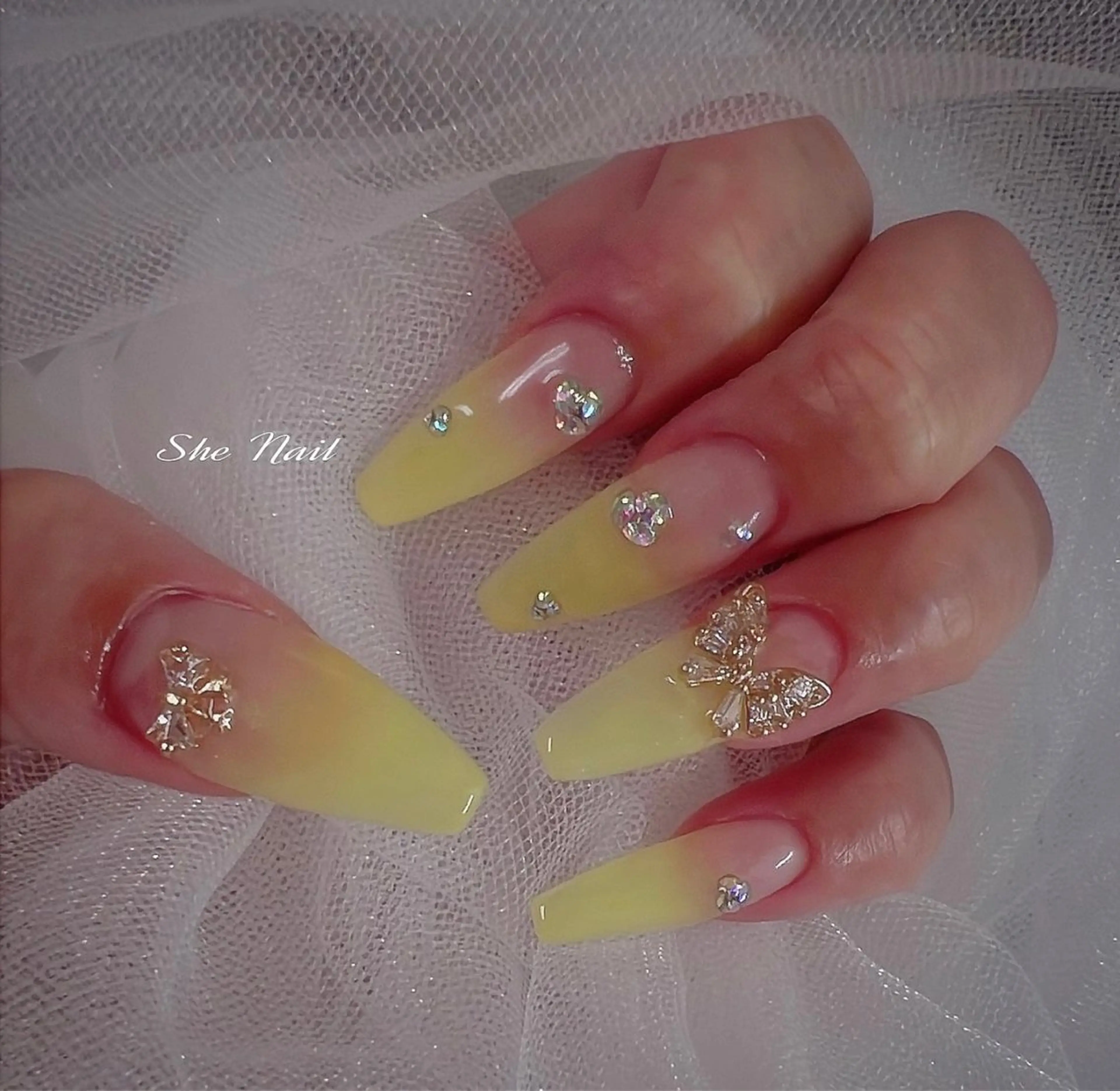 ネイル チークネイル 長さ出し フレンチネイル ガラスフレンチ グラデーション She Nail所属・ISA_ BELLAのネイルデザイン