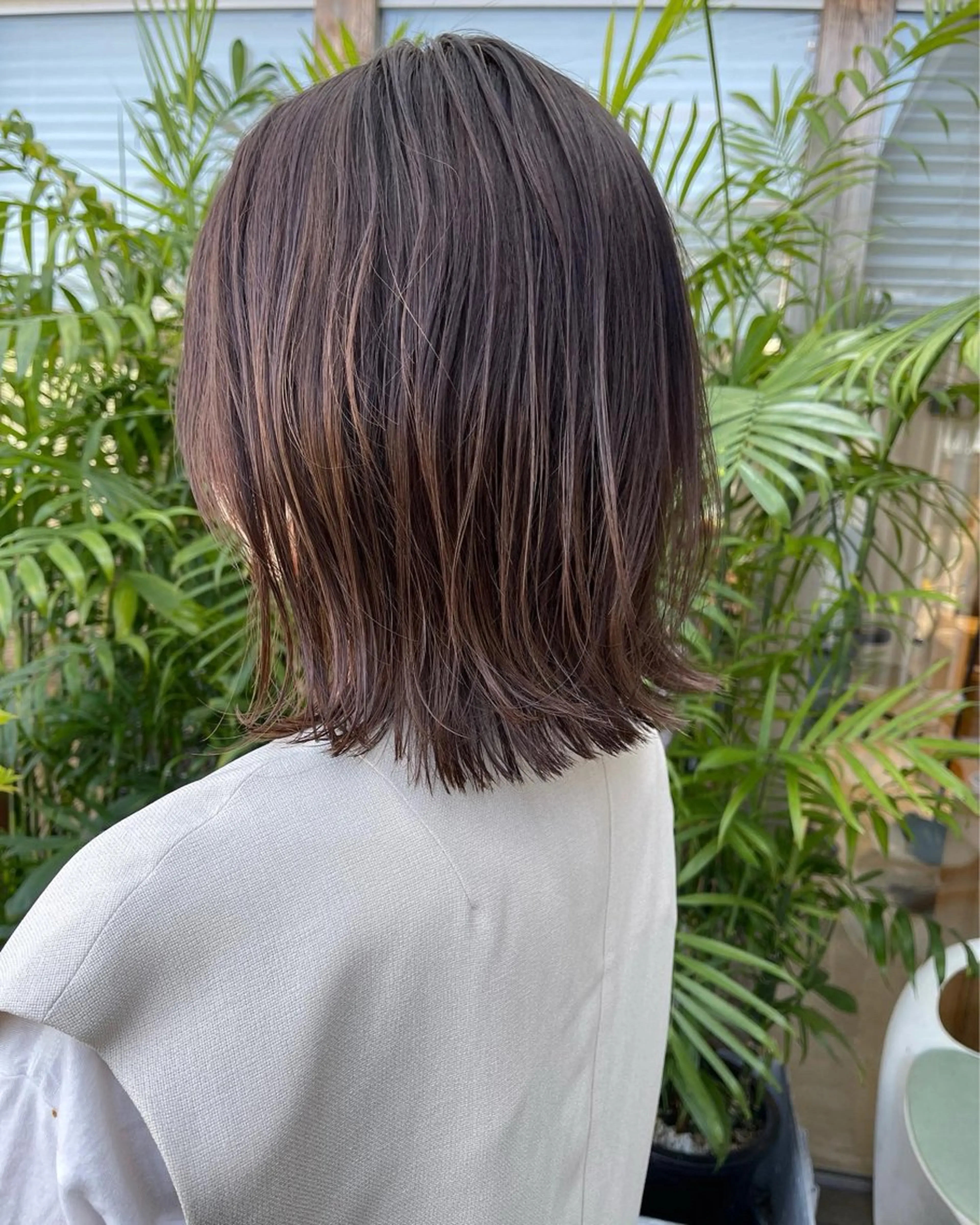 ミディアム 市川 瞳のヘアスタイル