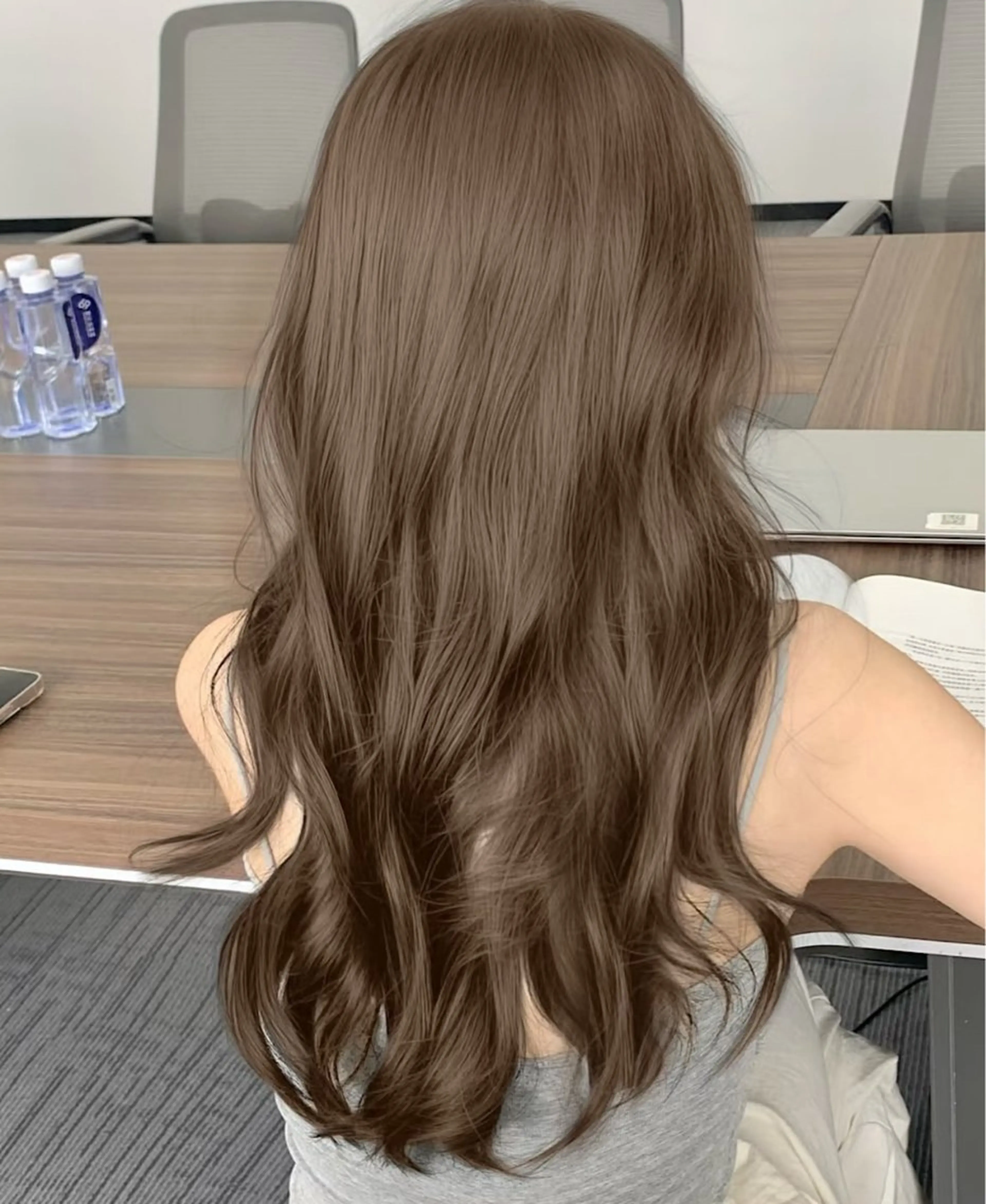 カラー ベージュカラー ブリーチ ブリーチなしカラー ヘアカラー トリートメント ヘアセット 韓国風レイヤーカラー ライムのヘアスタイル