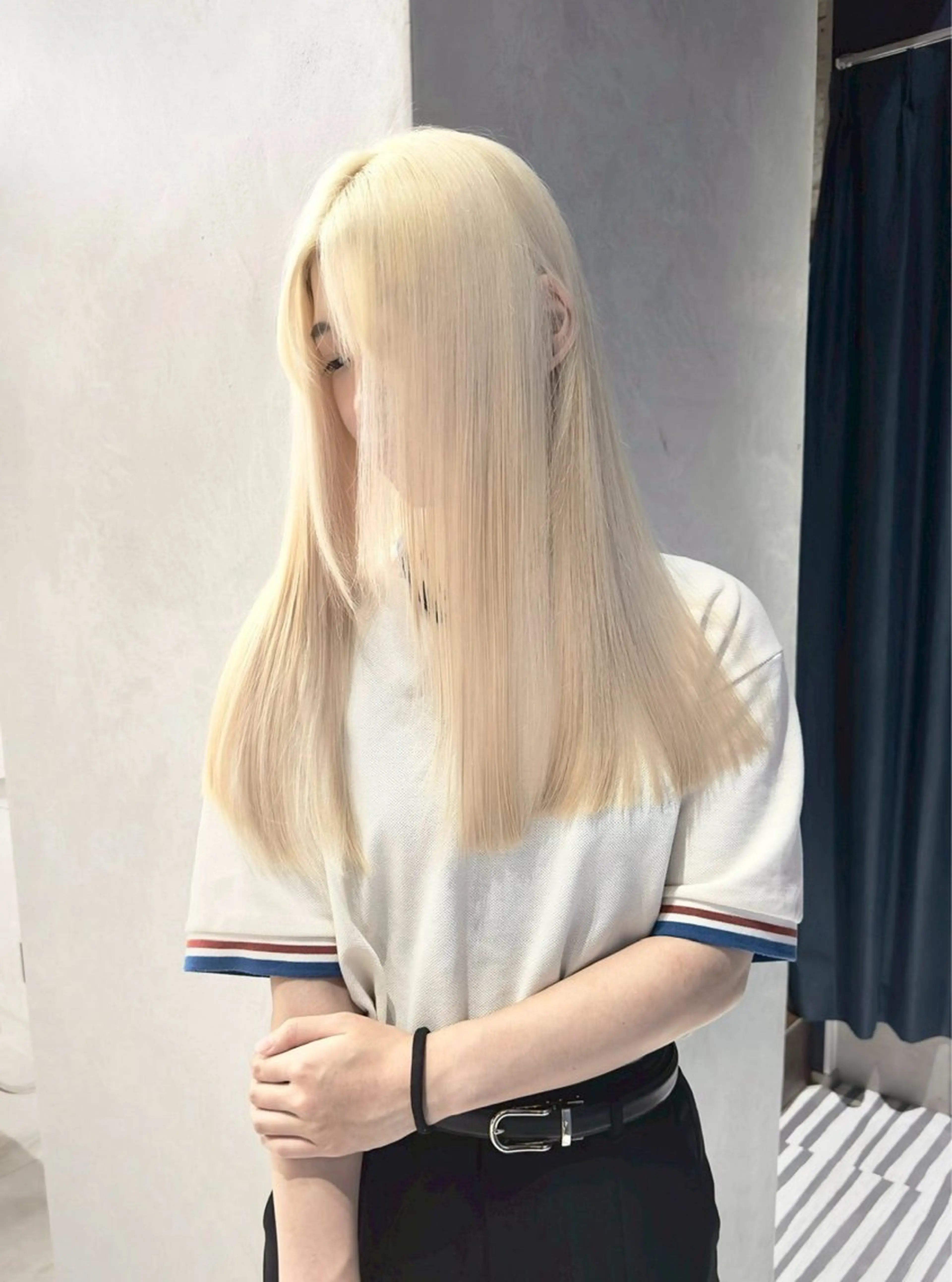 ロング カラー ブロンド ホワイトブロンド ヘアカラー ホワイトカラー/梅田 デザインカラー/しんのヘアスタイル