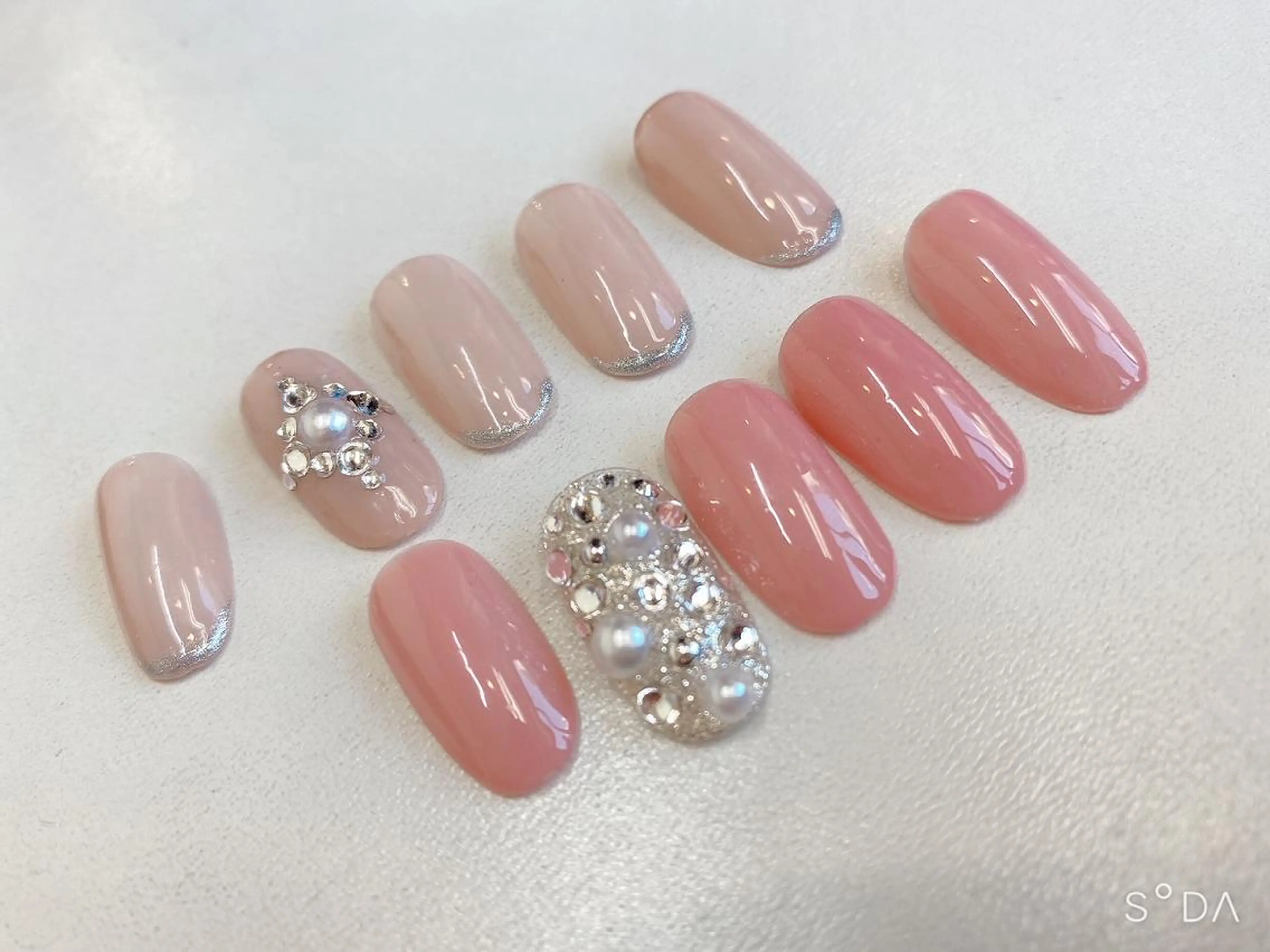 ネイル ブライダルネイル 【尾下】 ロイヤル•セラピストのネイルデザイン