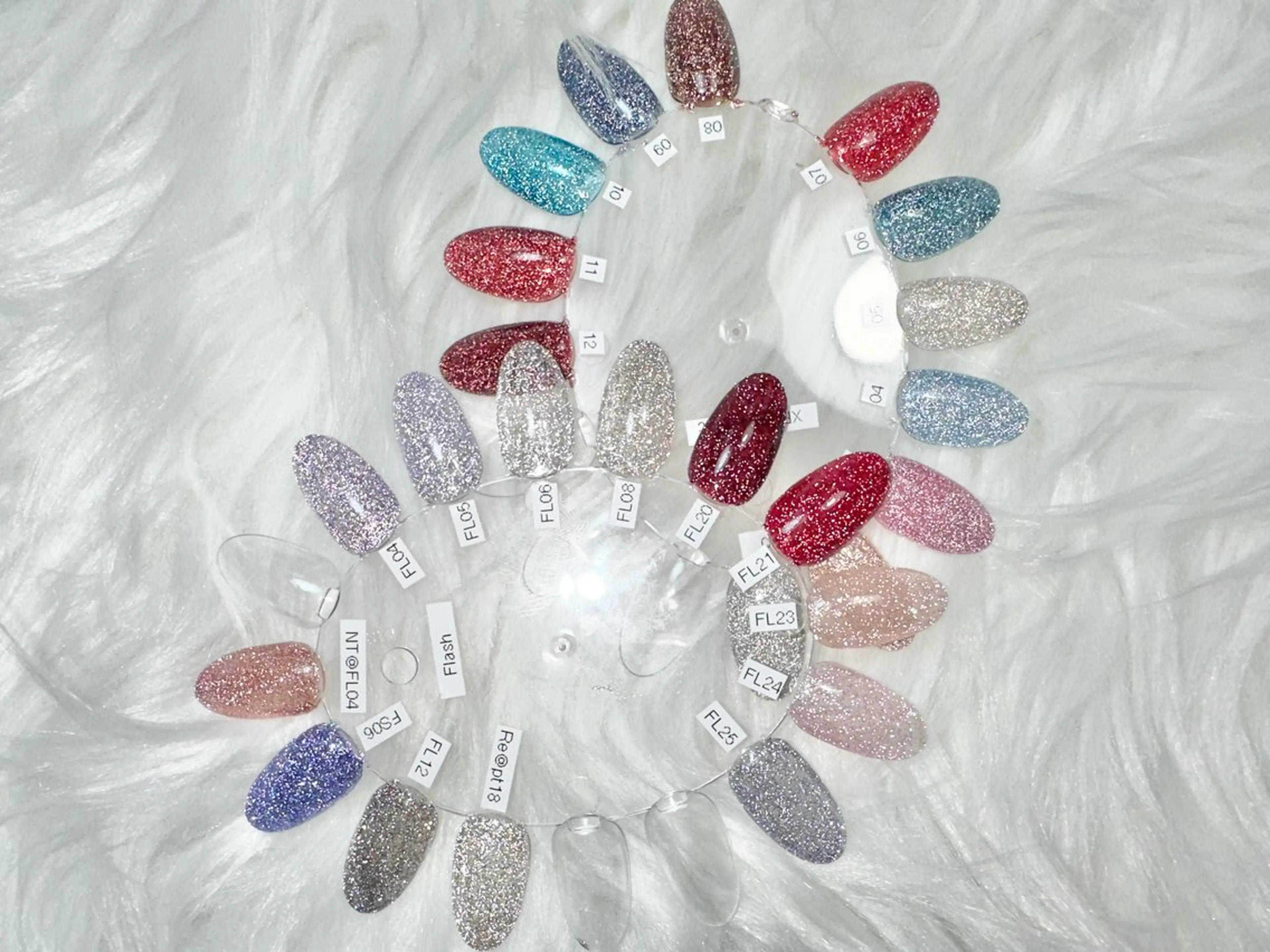 ピカピカに光る♪ 《お爪の長さ調節オフケア込》話題のフラッシュネイル25種類◎の写真