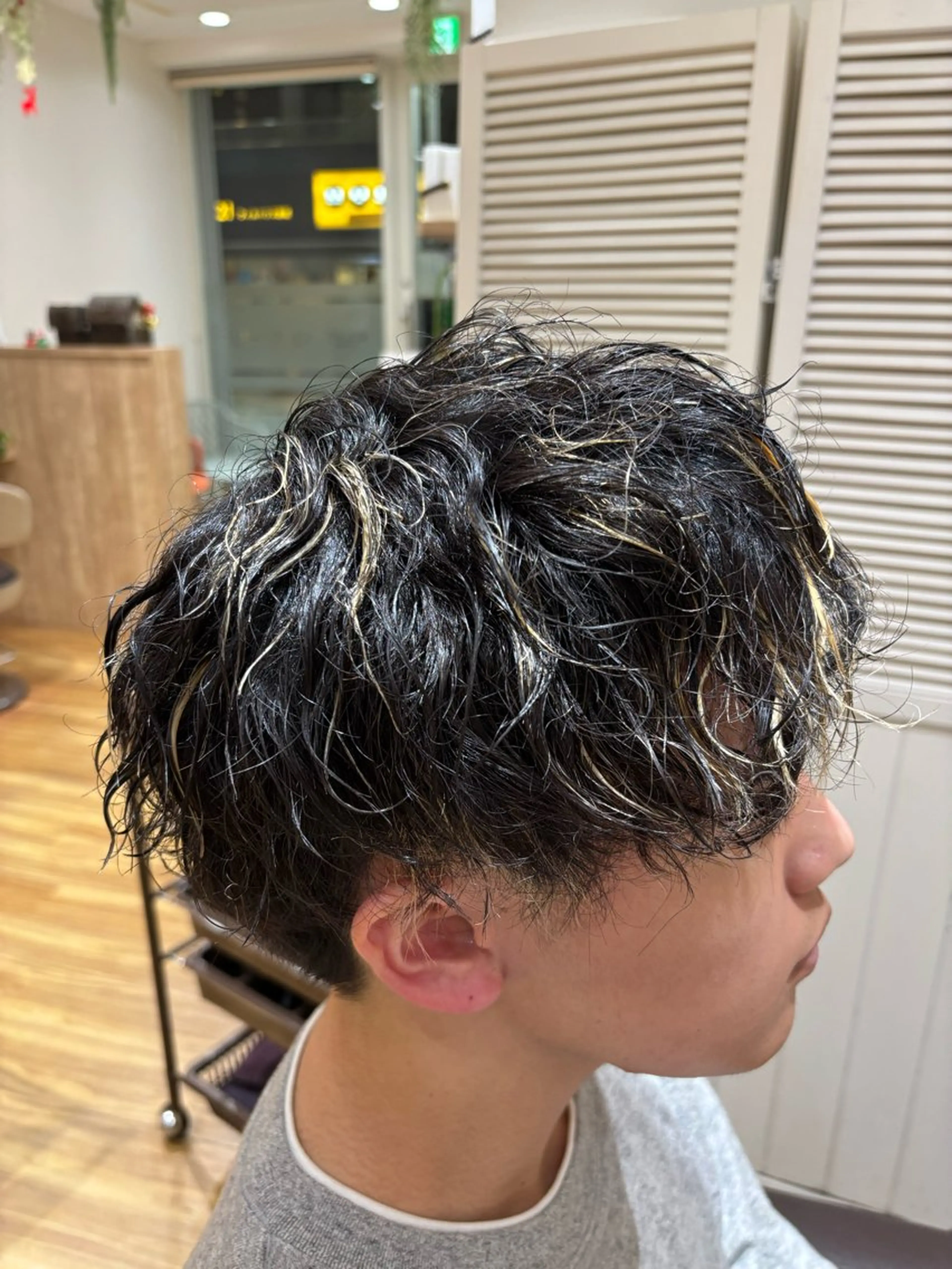 パーマ メンズ 渡辺 大雅のヘアスタイル