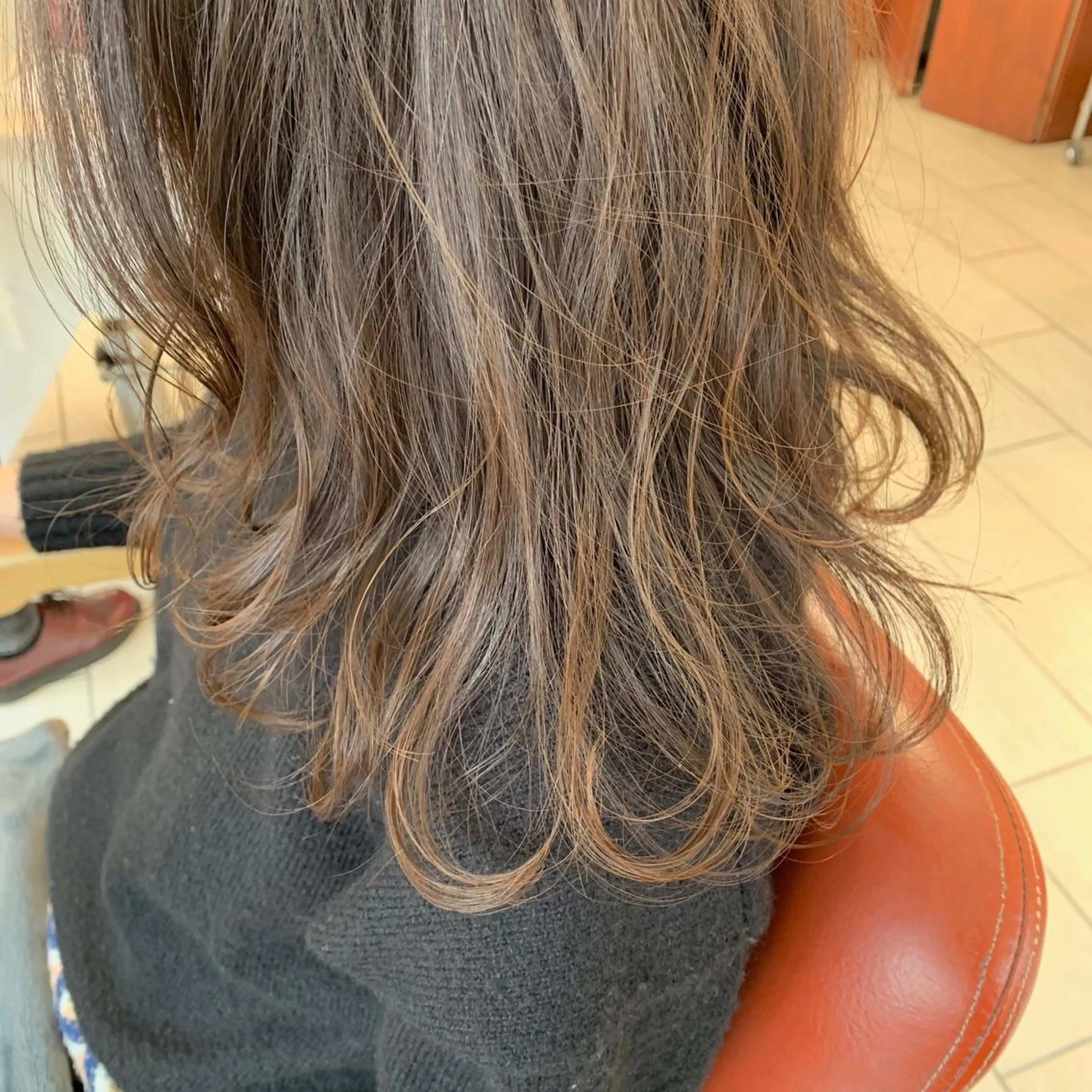 セミロング カラー 加藤 綾華のヘアスタイル