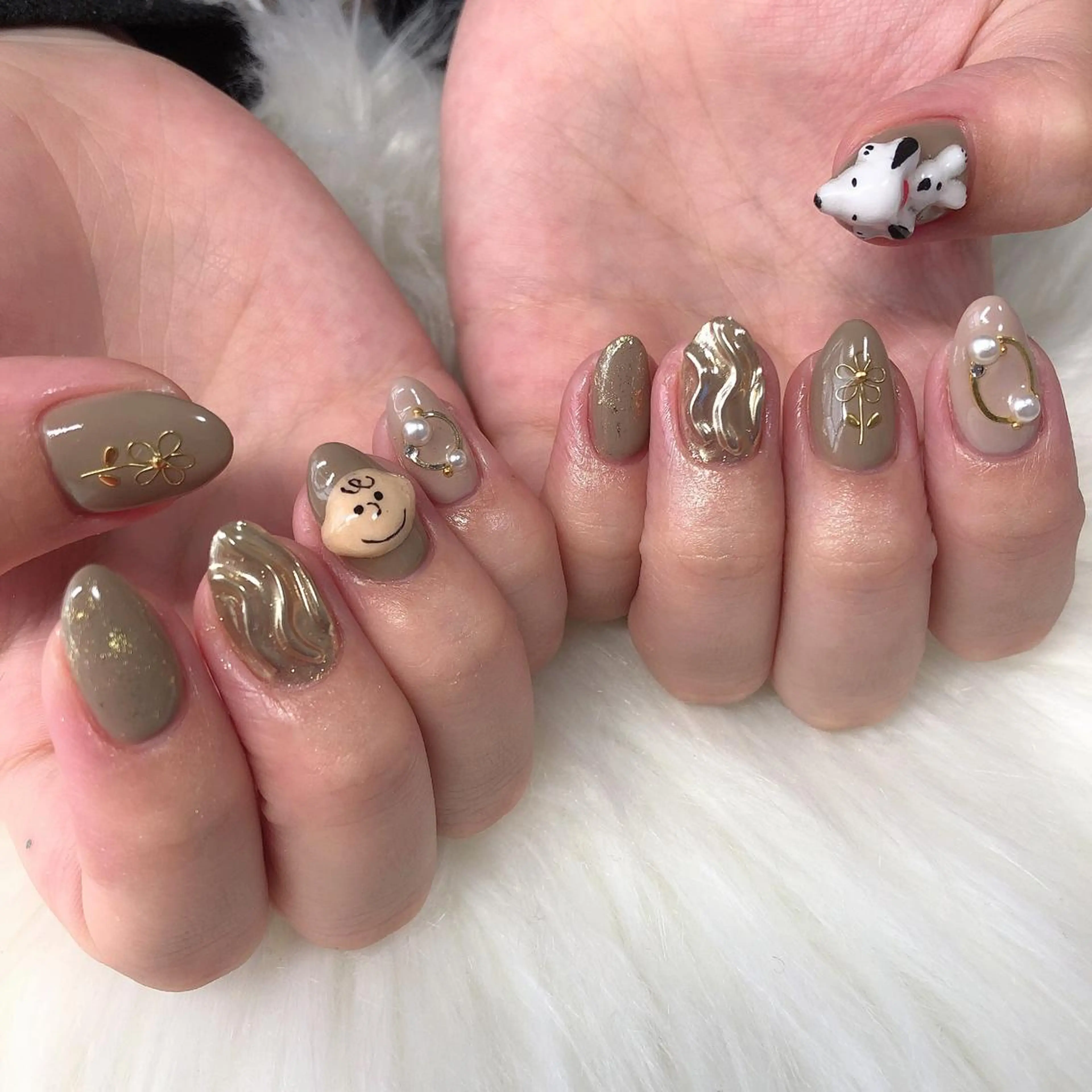 おまかせスヌーピーネイル🐶(3Dパーツ2体おつけします)オフ込み価格✨の写真