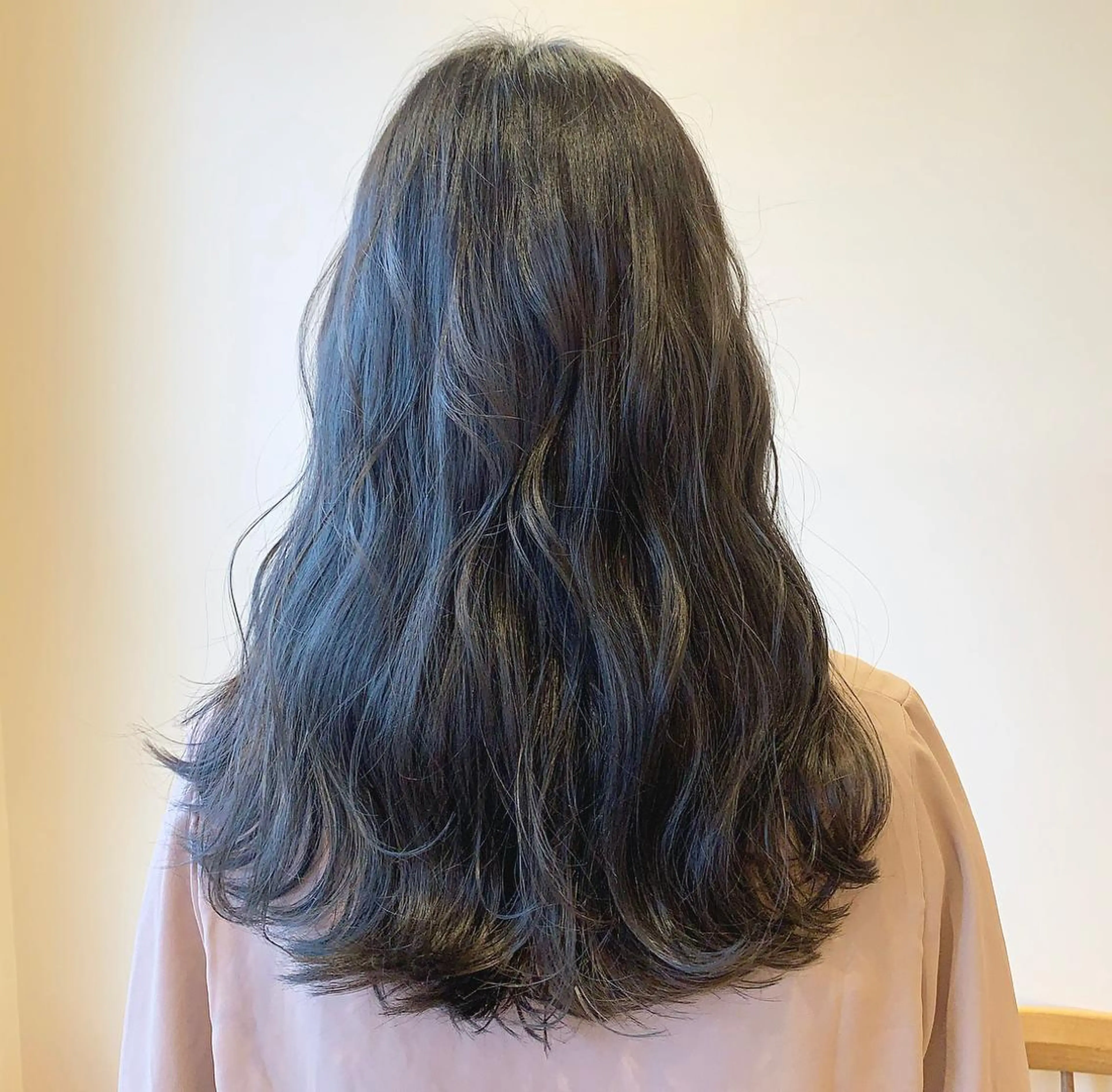 ロング カラー アッシュ アッシュブラウン ブラウンカラー 透明感カラー 和歌山韓国ヘア🌙 MOEのヘアスタイル