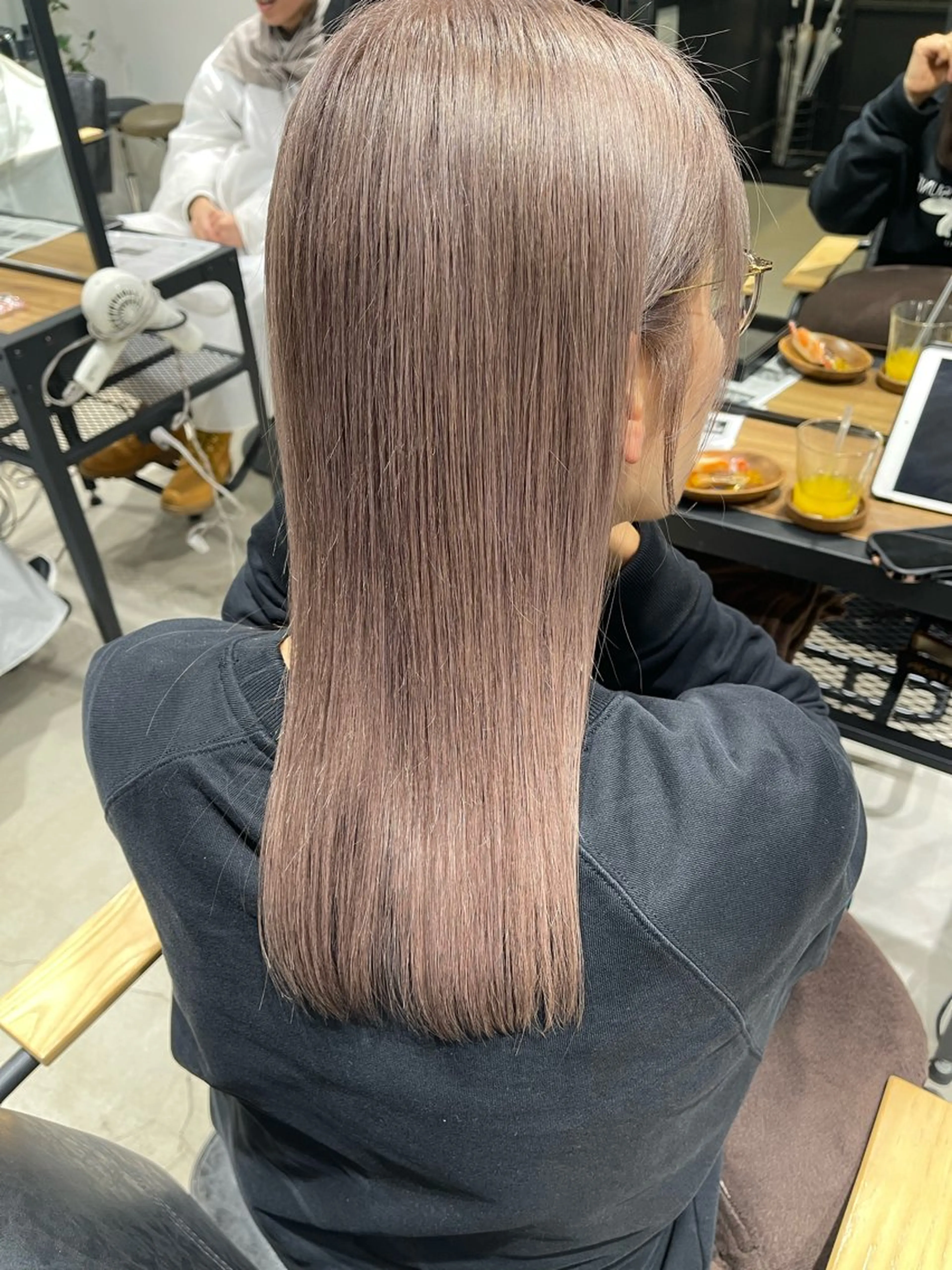 セミロング カラー CARICIA 渡邉 祐南のヘアスタイル