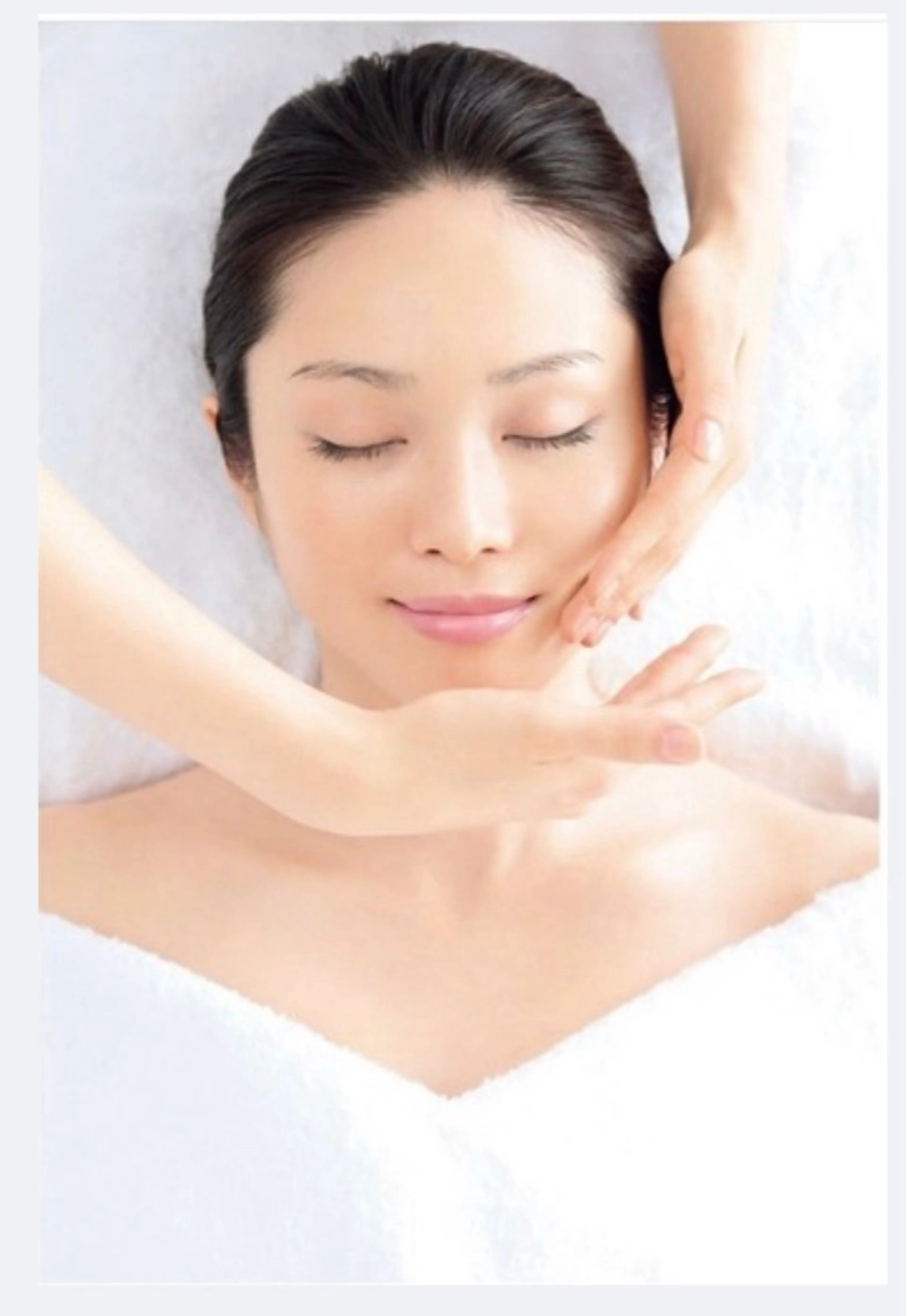 フェイシャルエステ(フェイシャル&デコルテケア)の写真