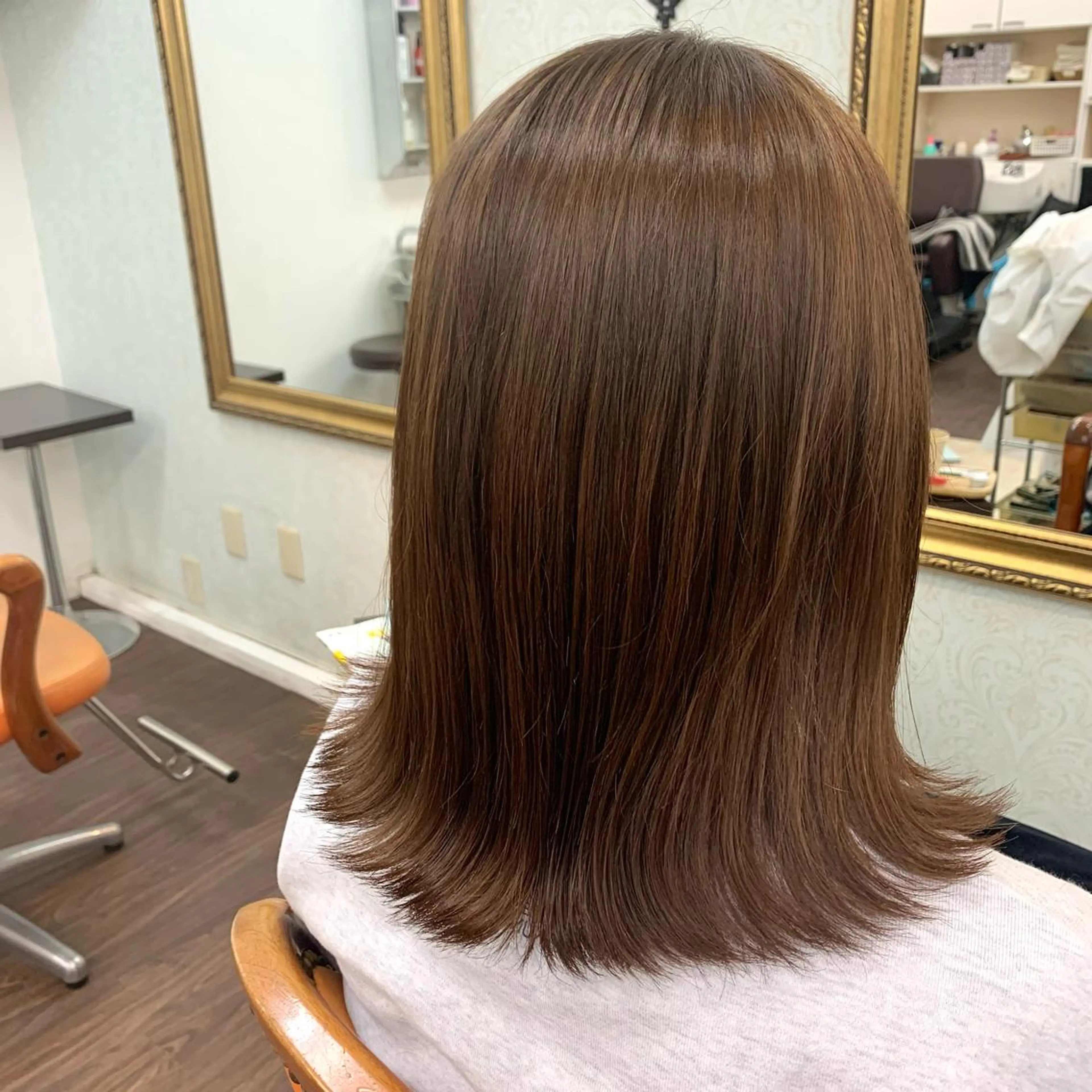 セミロング カラー ヘアアレンジ ベージュカラー ブラウンカラー オレンジ オレンジベージュ オレンジブラウン ハセガワ セイカのエステ・リラクイメージ