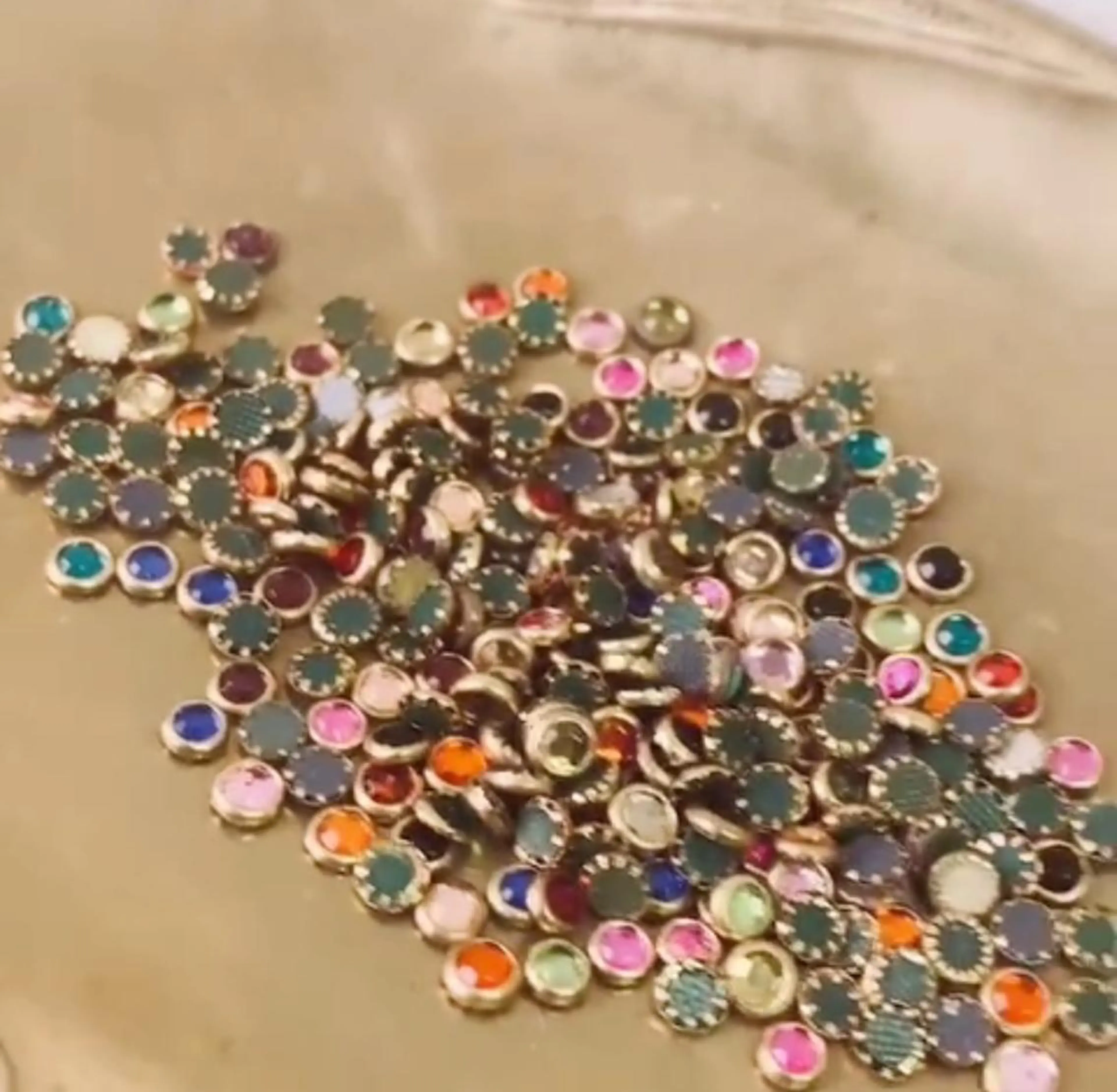 ネイル ストーンネイル ハンドネイル 🩵atelier- 01 優奈🩵のネイルデザイン