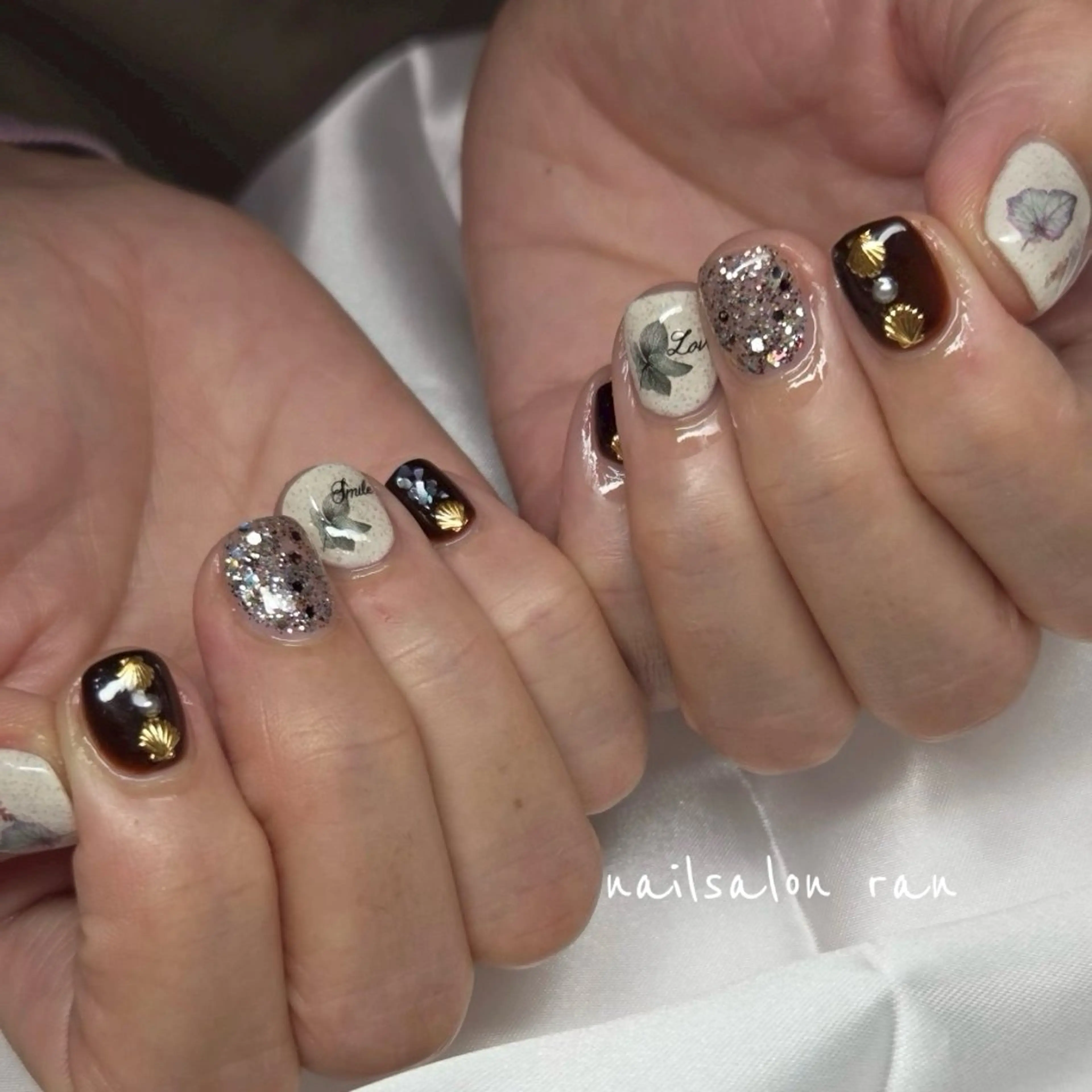 ネイル ストーンネイル nailsalon ranのネイルデザイン