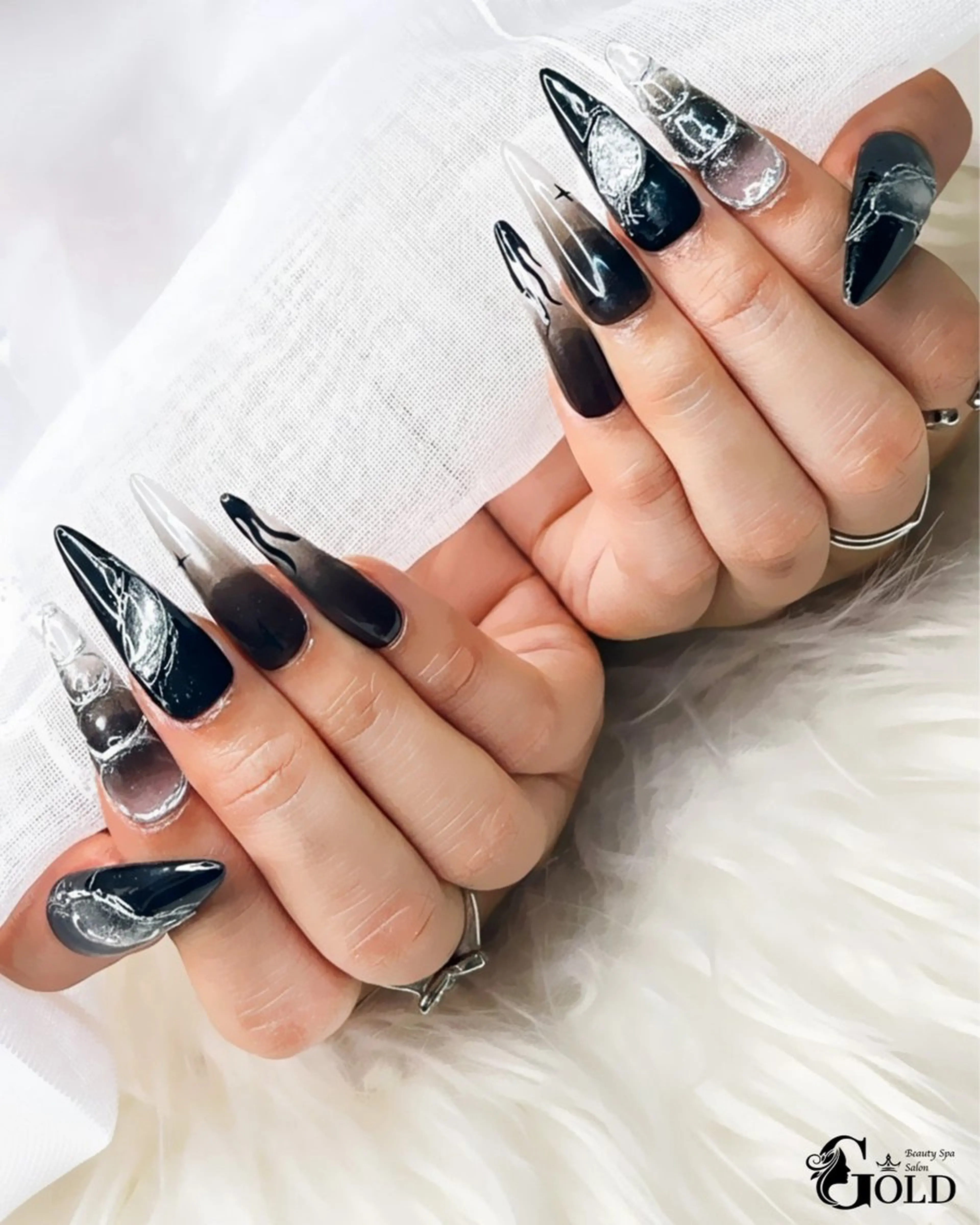 ネイル ハンドネイル salon GOLD チュックのネイルデザイン