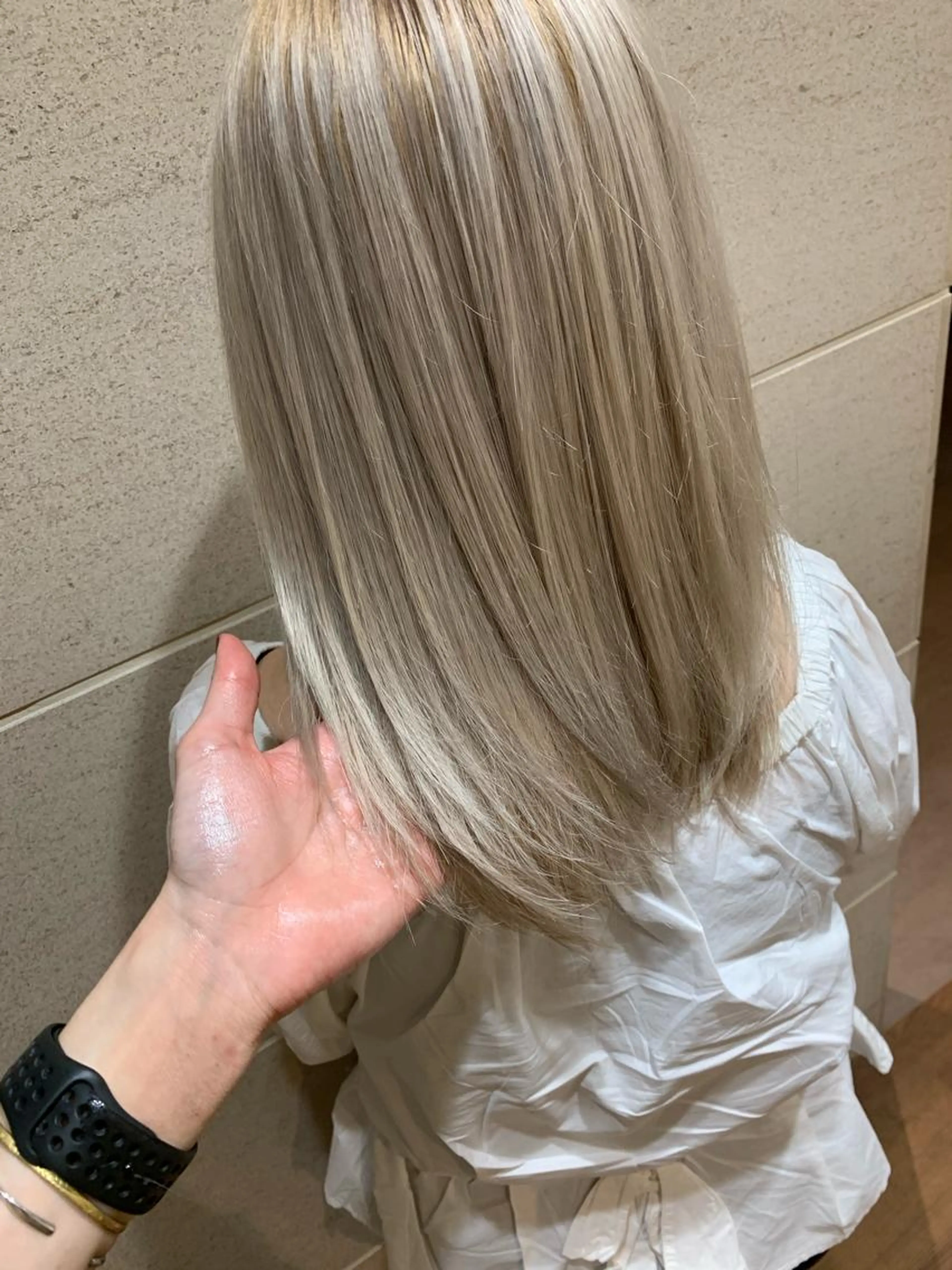 👑『ハイトーン人気👑』2ブリーチ＋透明感カラー＋1STEP TR 15400円の写真