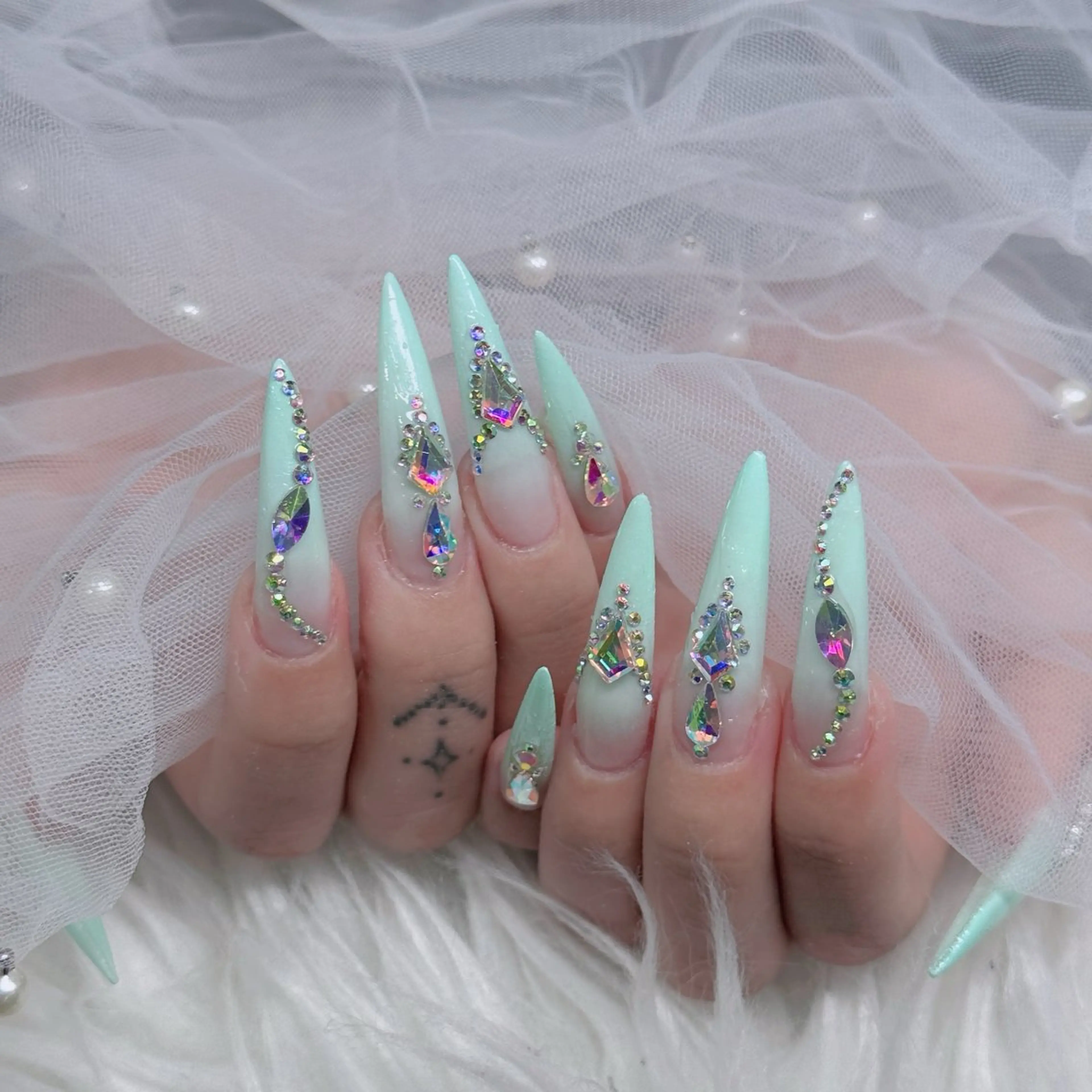 ネイル フットネイル フレンチネイル グラデーション 韓国ネイル ロングネイル ハンドネイル Hani Nail Salonのネイルデザイン