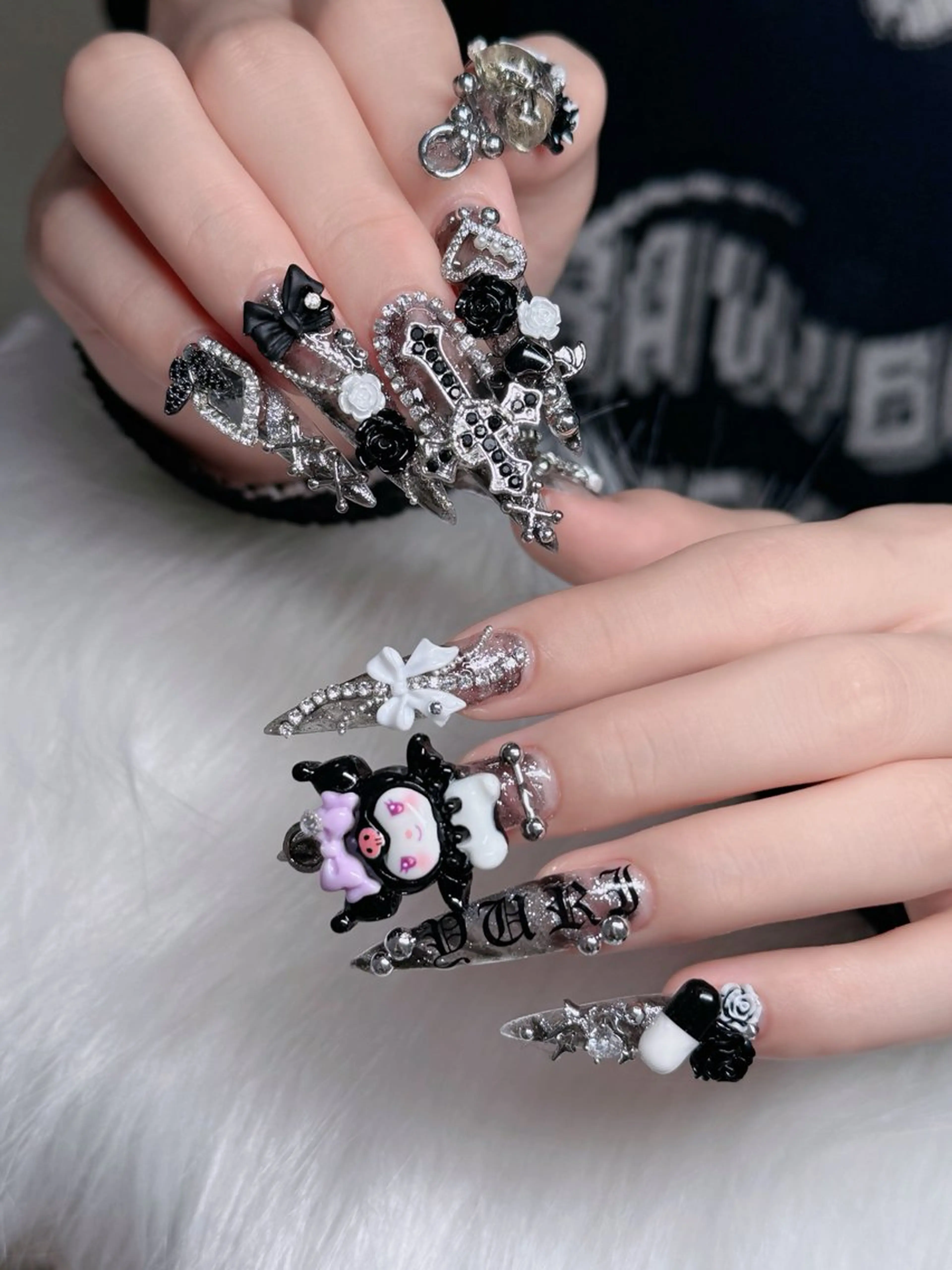 ネイル フレンチネイル ジェルネイル ガラスフレンチ ハロウィン ハート H.baby Nail Salonのネイルデザイン