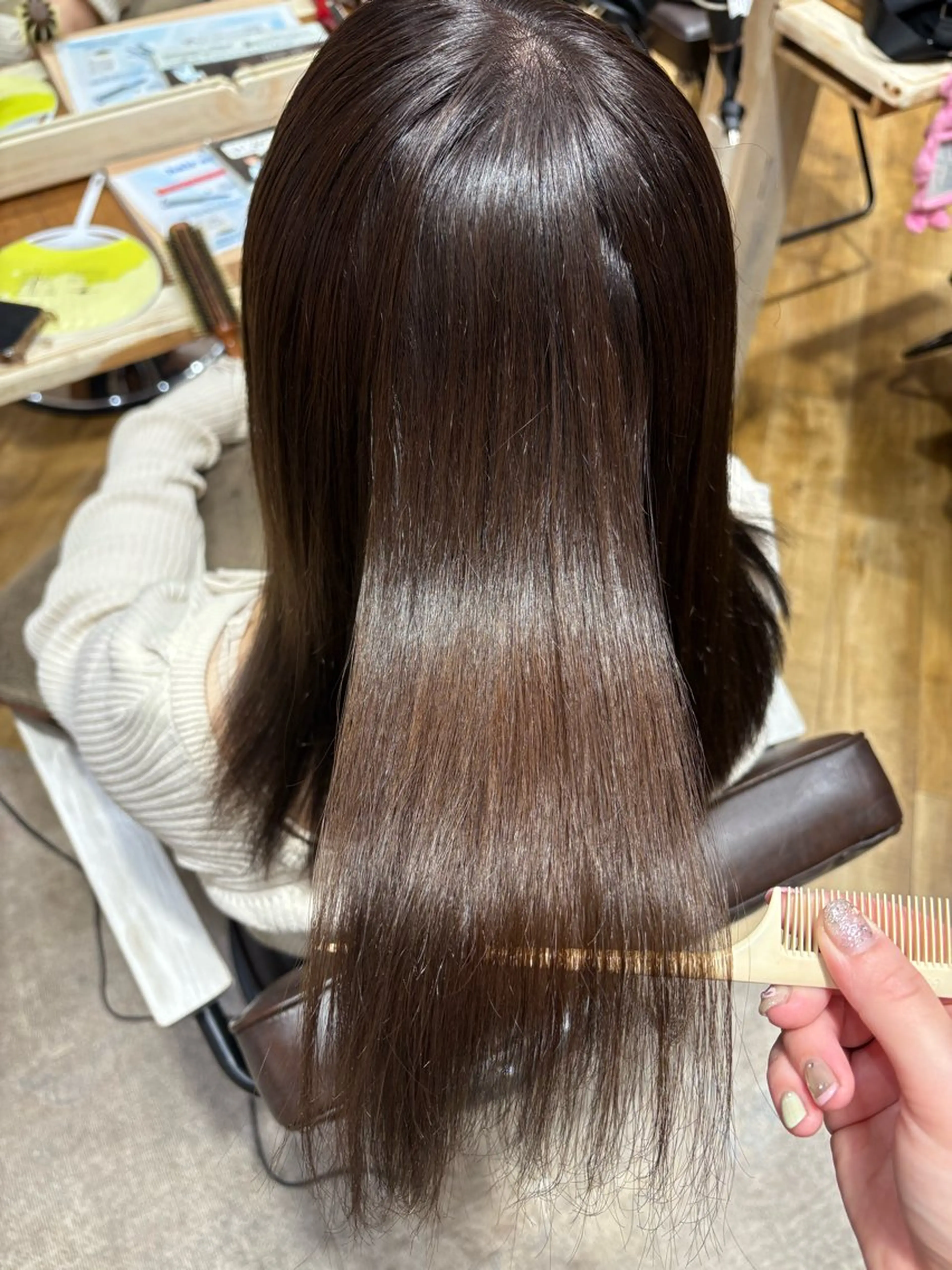 セミロング カラー ブラウンカラー チョコレートブラウン 元山 透明感艶カラー 🌻レイヤーカットのヘアスタイル