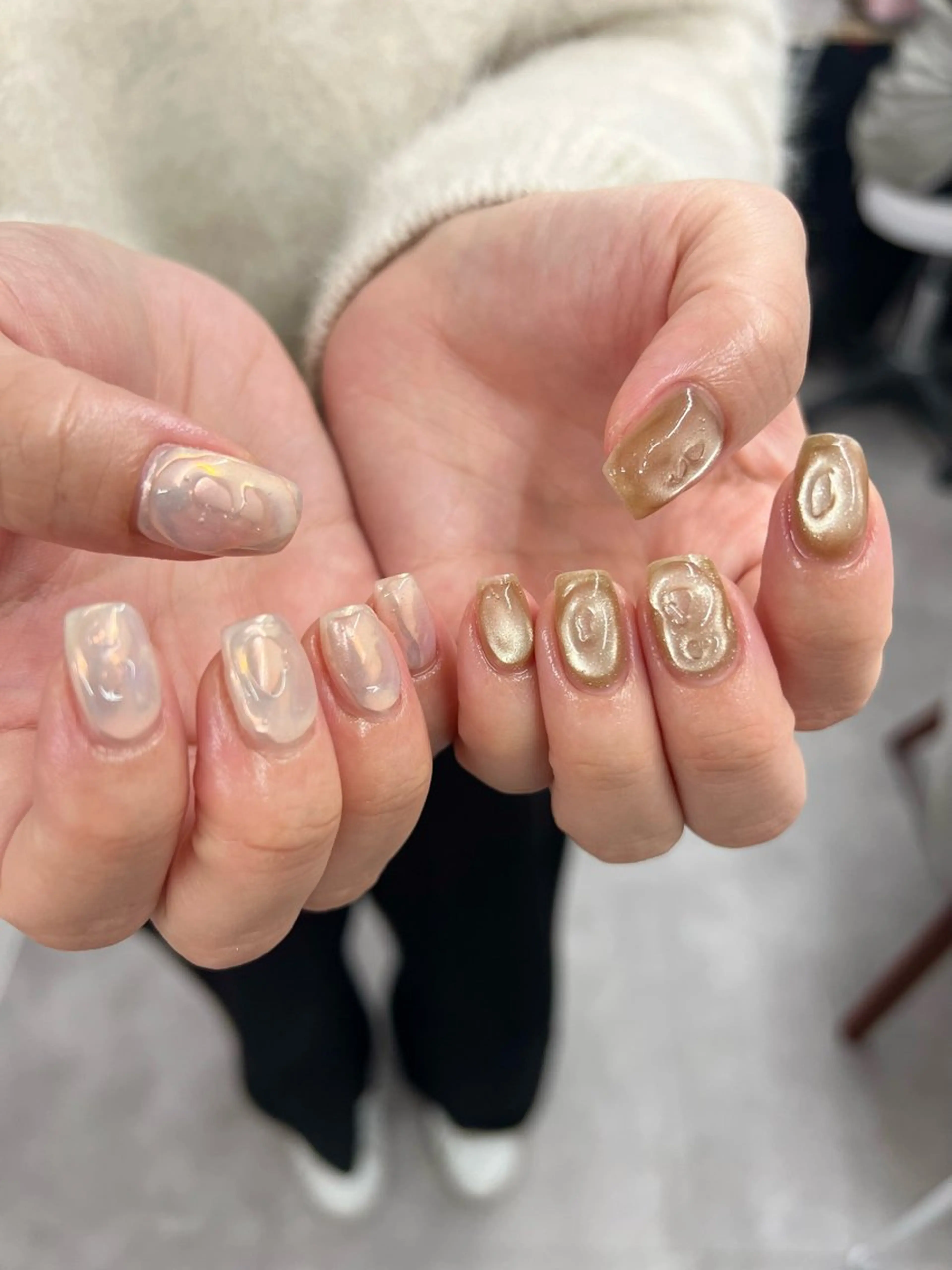 ネイル オーロラネイル ジェルネイル ゴールド 氷ネイル・うるうるネイル マグネットネイル ハンドネイル ハンドケア Bana_ Nailのネイルデザイン