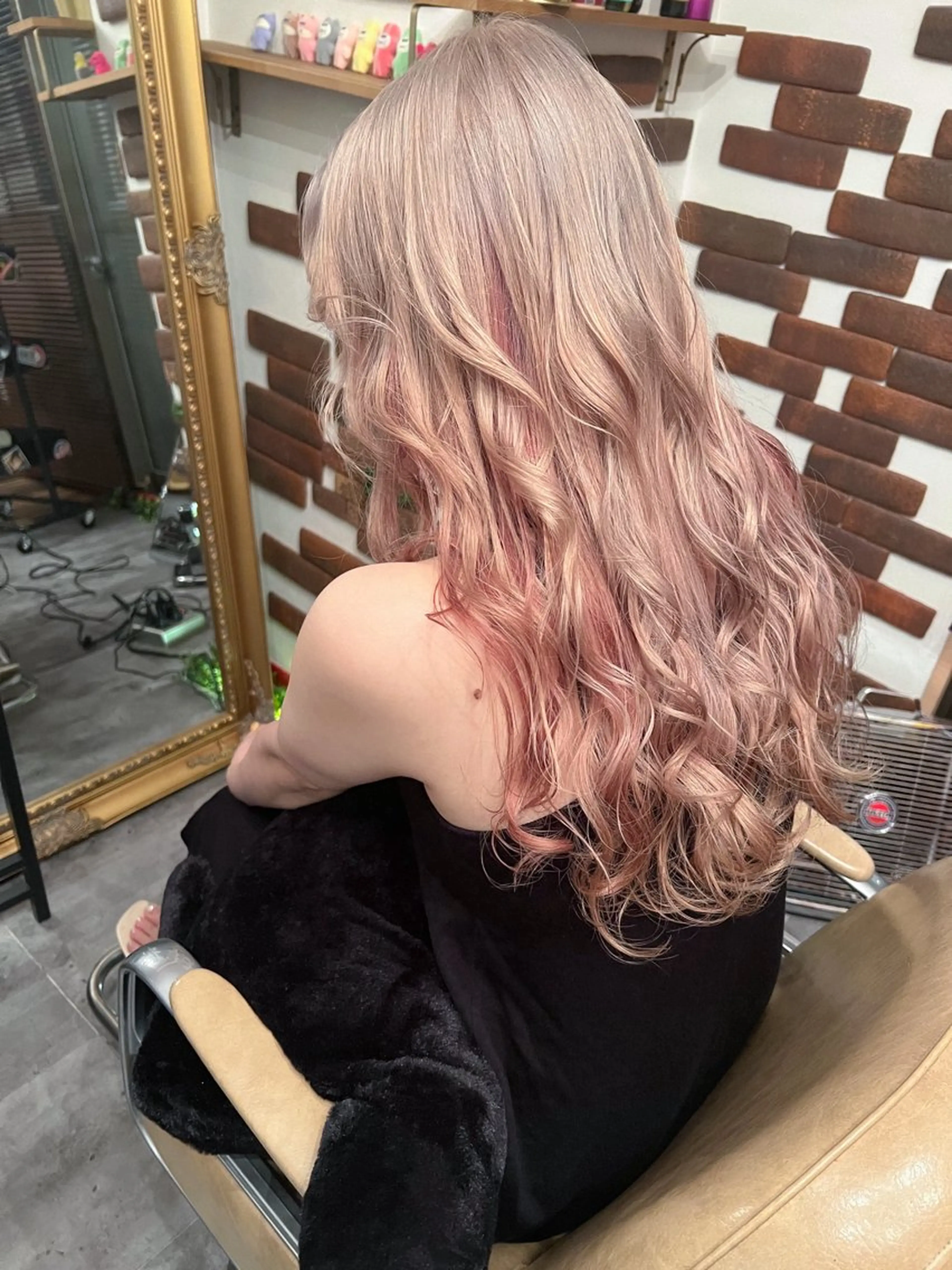 ロング カラー ピンクカラー ヘアカラー カラーパティシエ facce🌼ikoのヘアスタイル