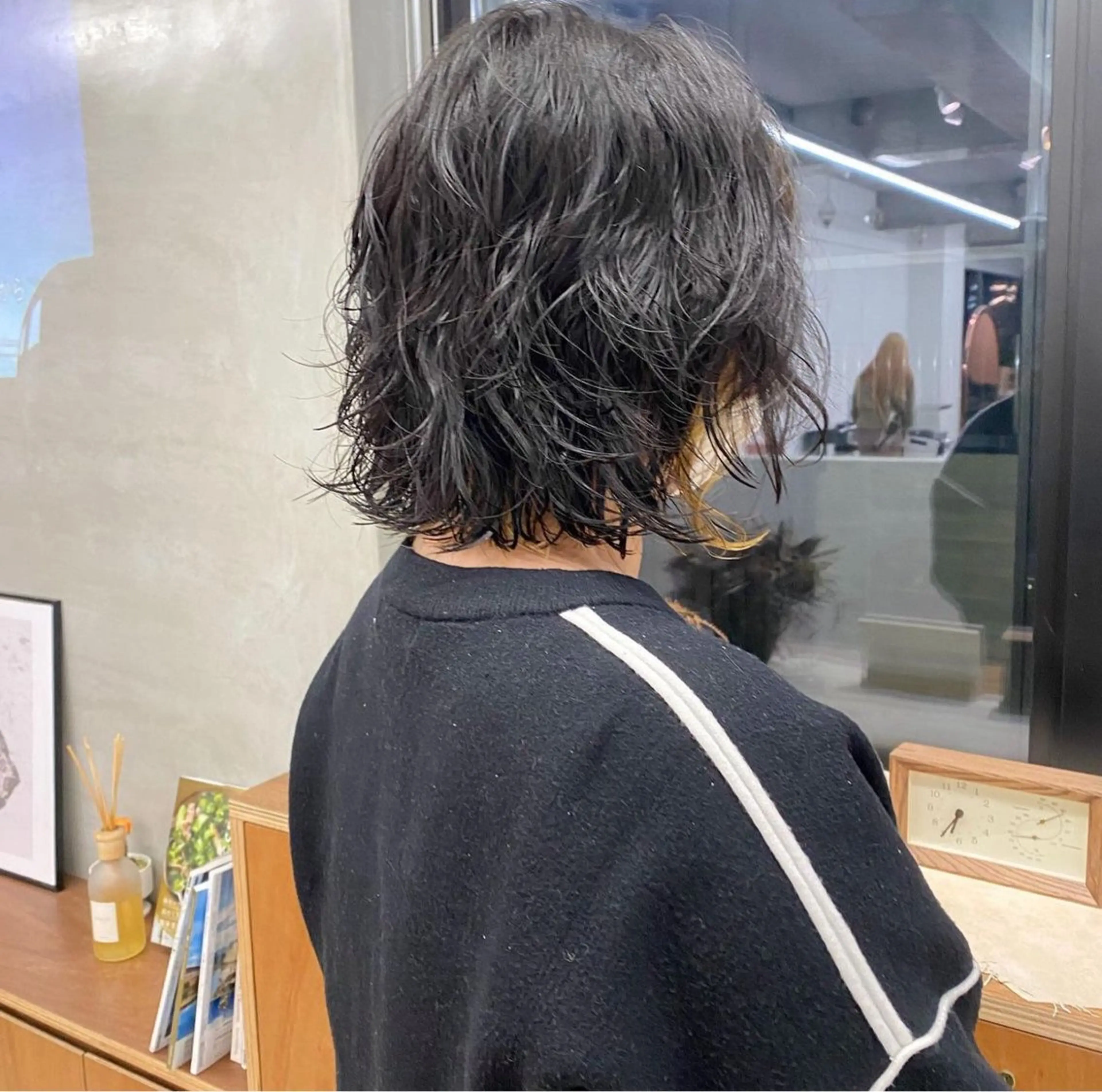 ミディアム パーマ ミディアムパーマ レイヤーカット ケアブリーチ/ ハイトーン/牧野のヘアスタイル