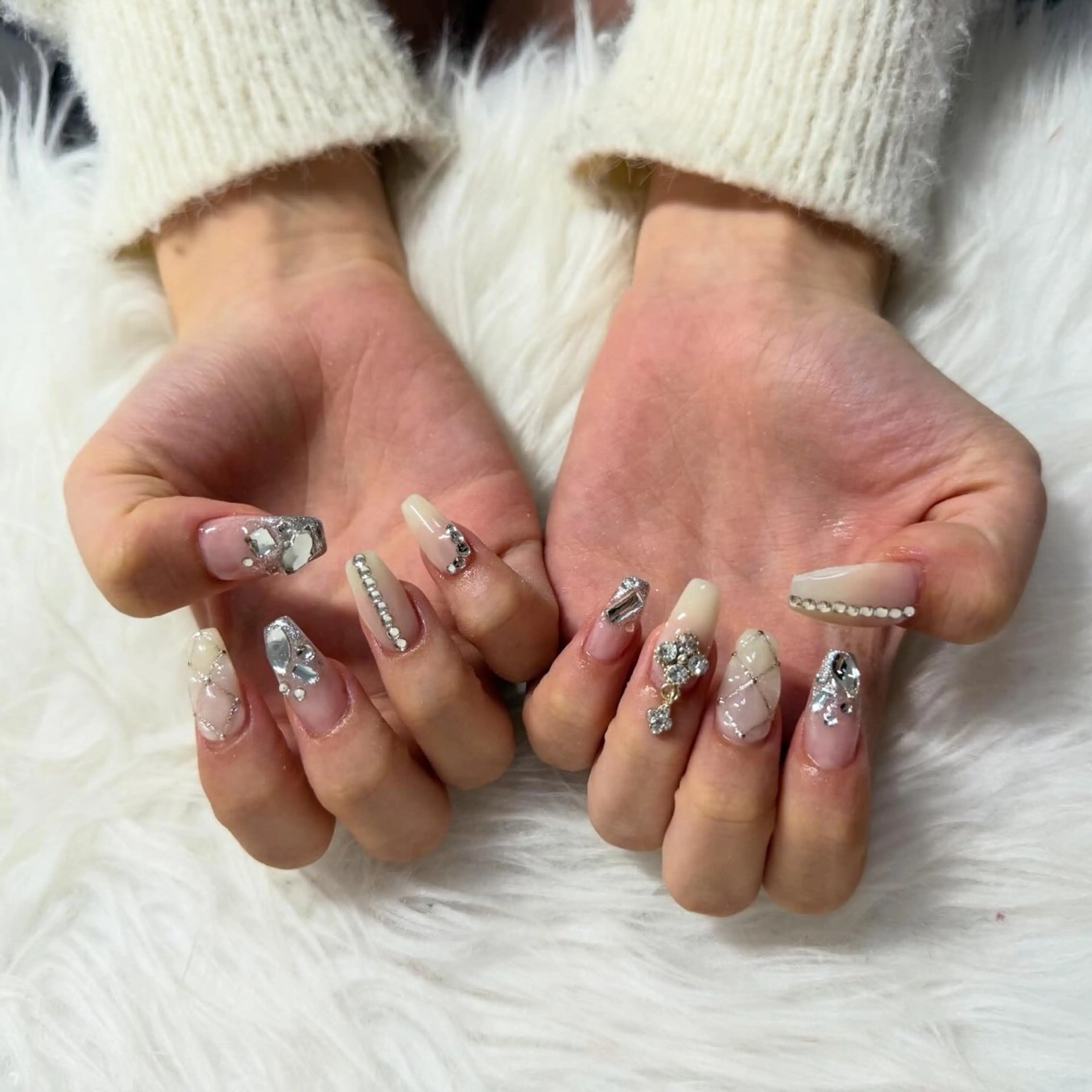 セミロング ハンドネイル mao .のネイルデザイン