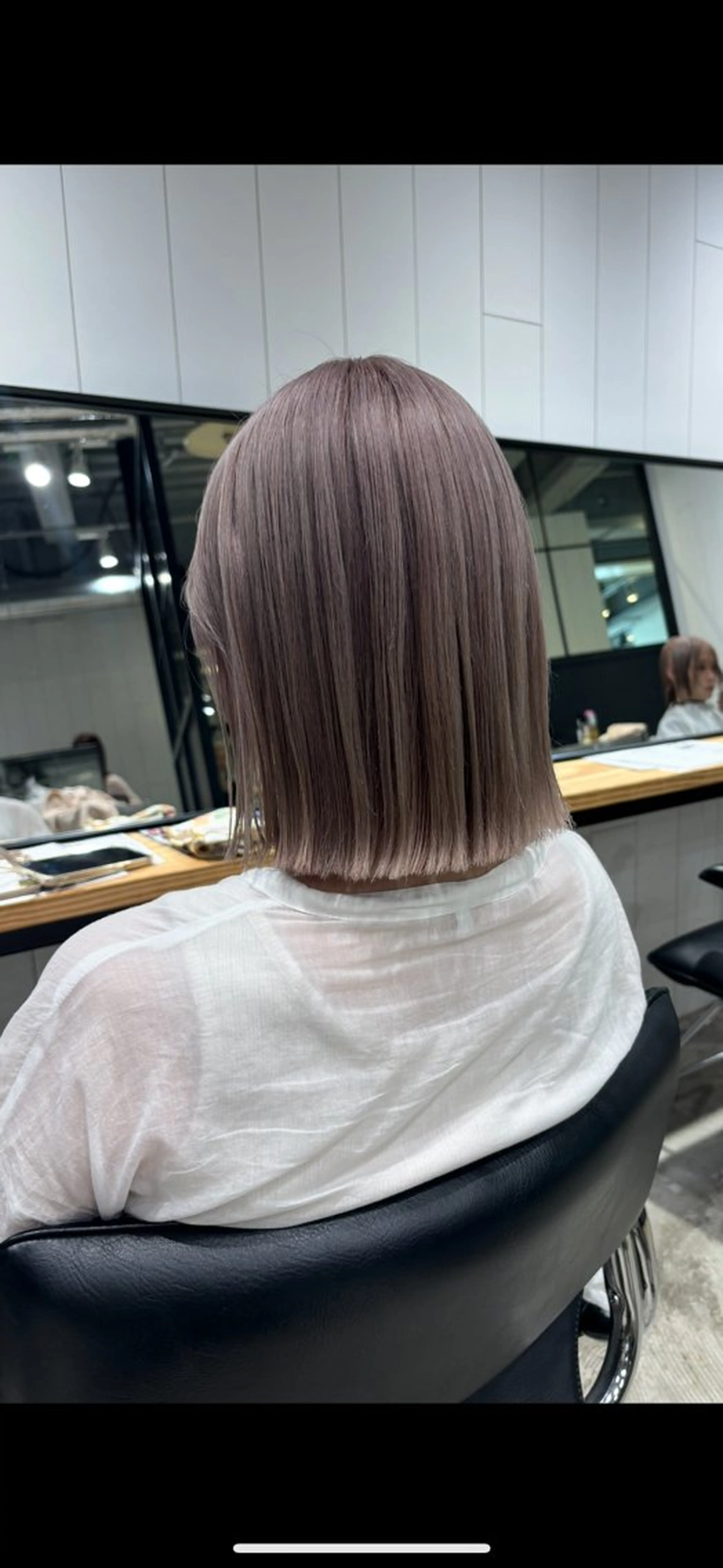 ミディアム ブリーチ/ハイトーン /大人バレイヤージュのヘアスタイル