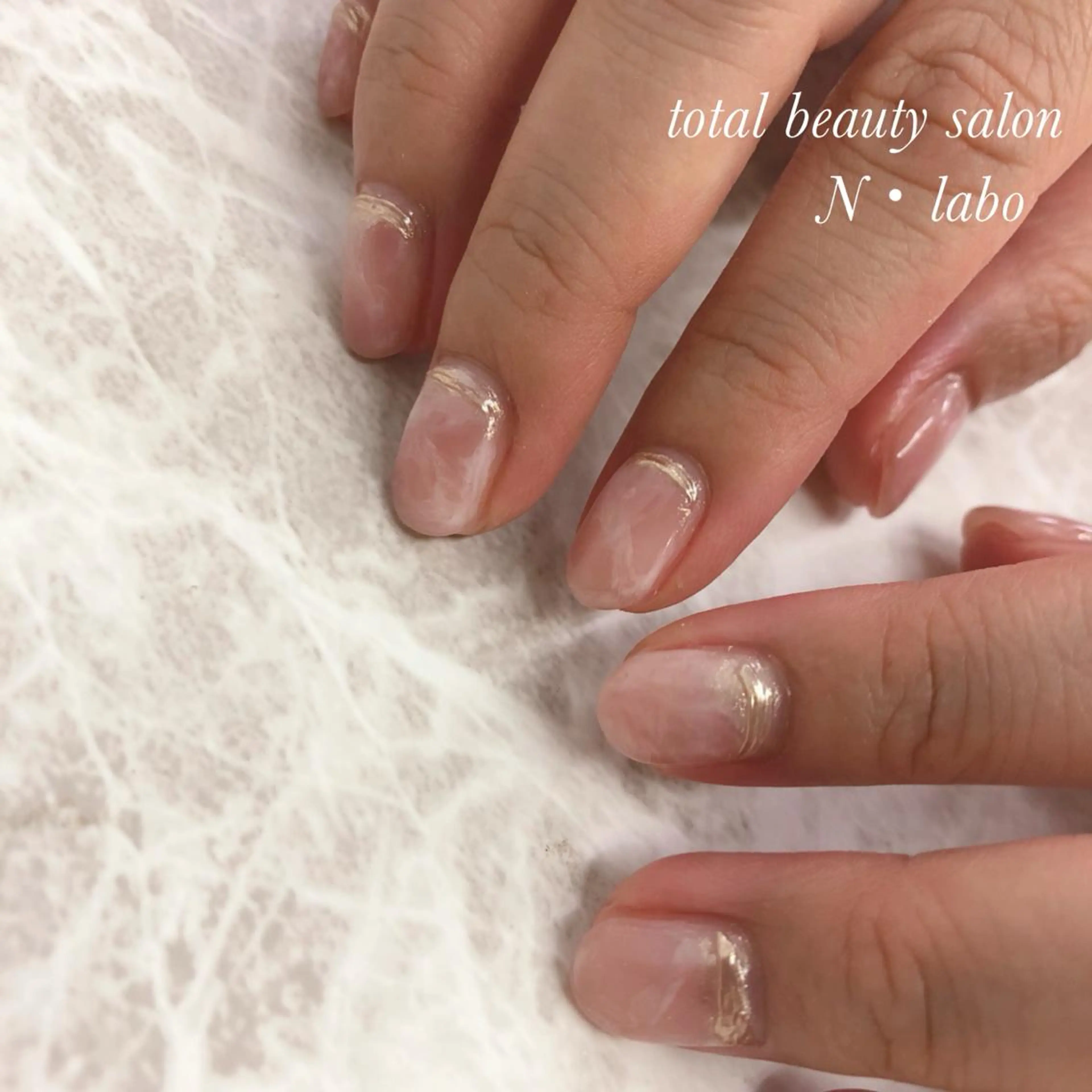 ネイル ミラーネイル オフィスネイル ピンク シンプルネイル Gracias. rieのネイルデザイン