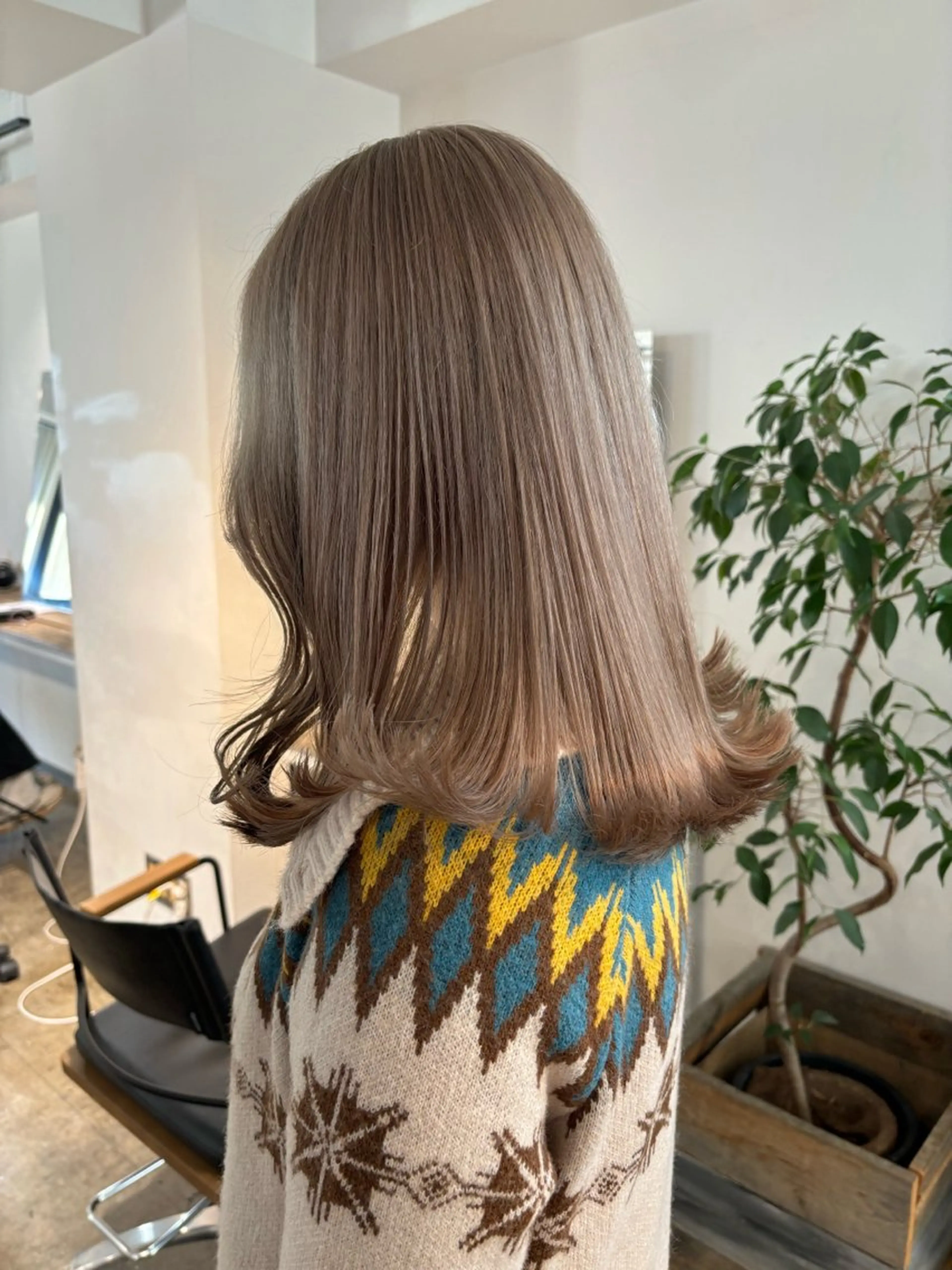 セミロング カラー ベージュカラー ブリーチ ケアブリーチ ケアカラー グレージュ ヘアカラー トリートメント 暖色カラー🍒 ケアブリーチ/akiのヘアスタイル