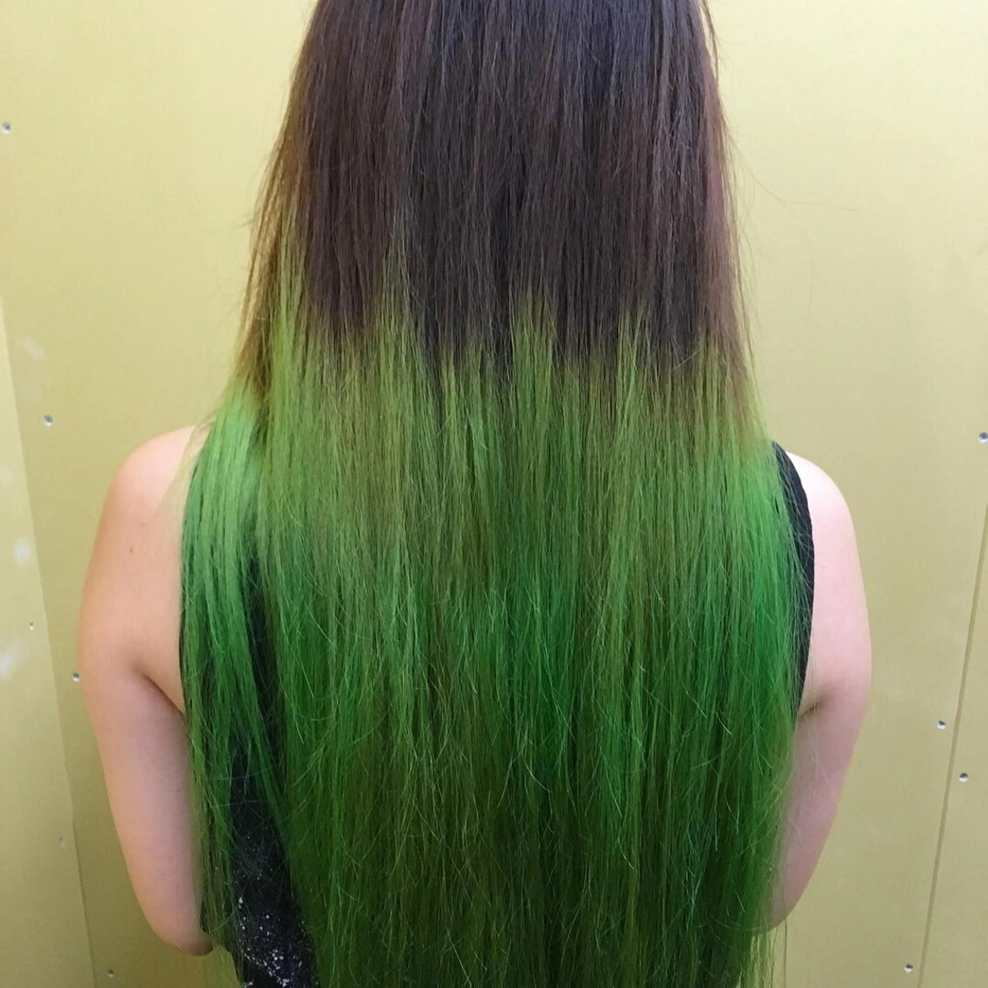 ロング カラー ヨシダ アズサのヘアスタイル