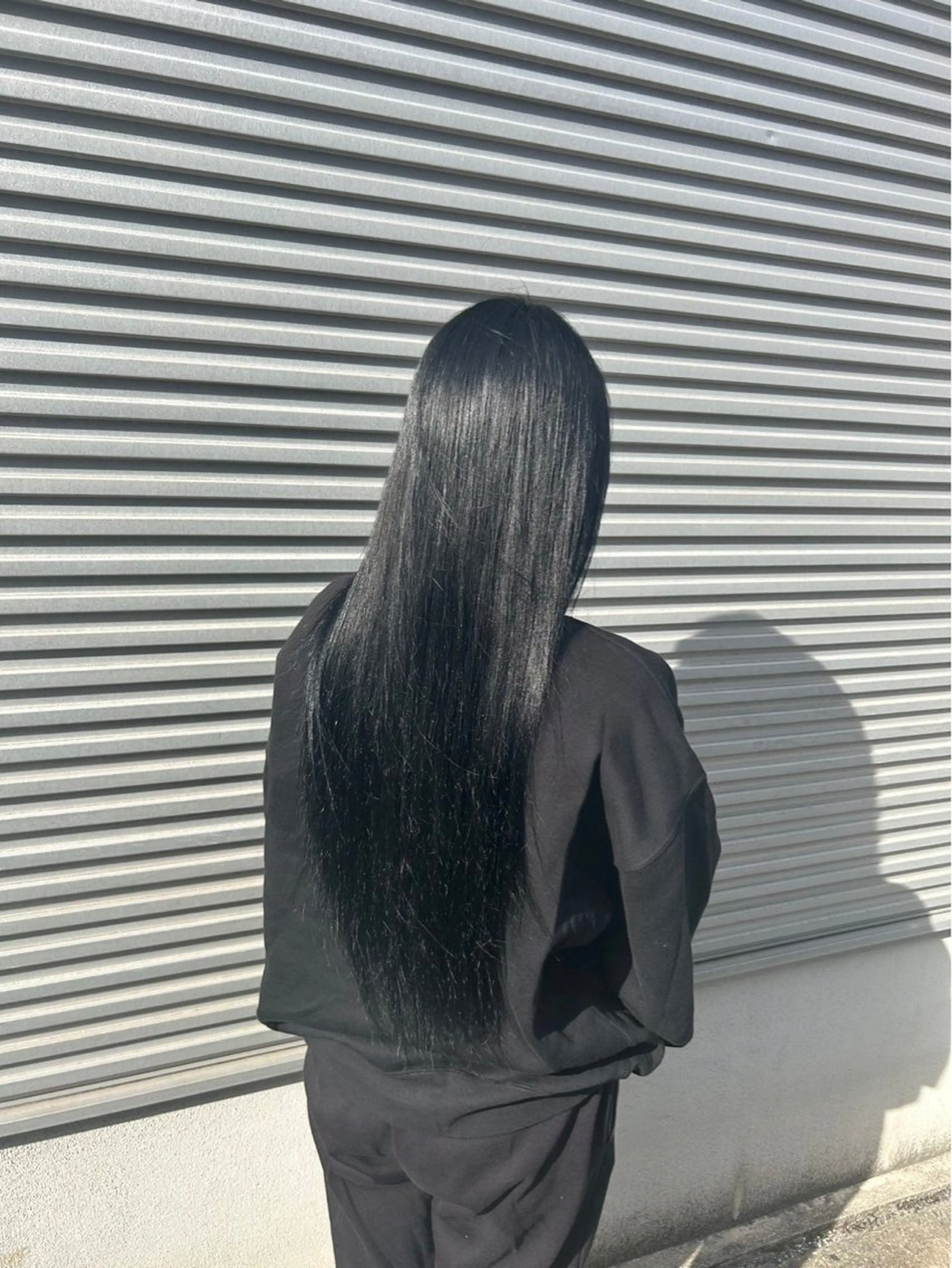 ロング カラー momb 折戸結菜のヘアスタイル