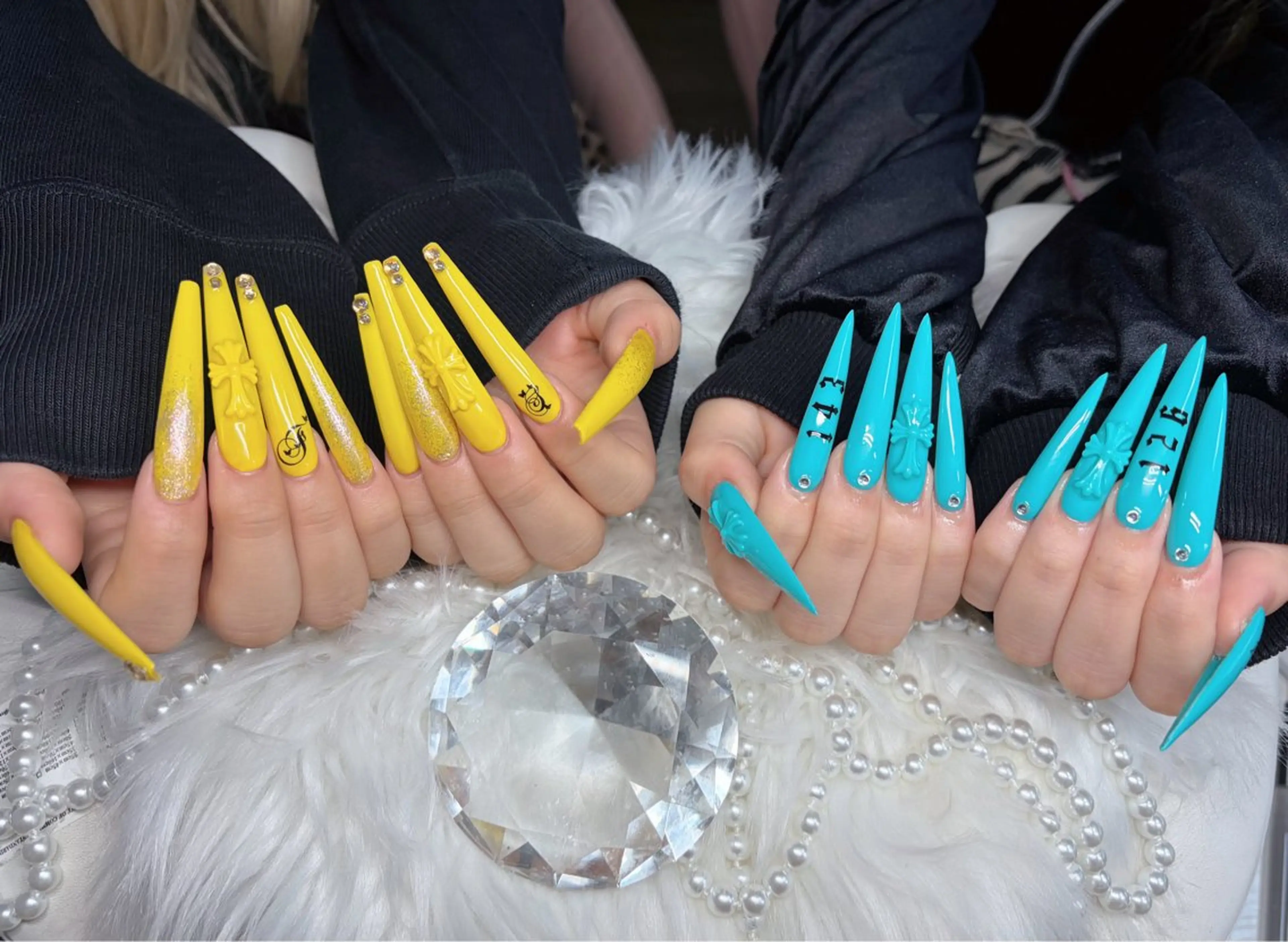 ネイル アートネイル オーロラネイル チークネイル 長さ出し フットネイル ハンドネイル Chan nailsのネイルデザイン