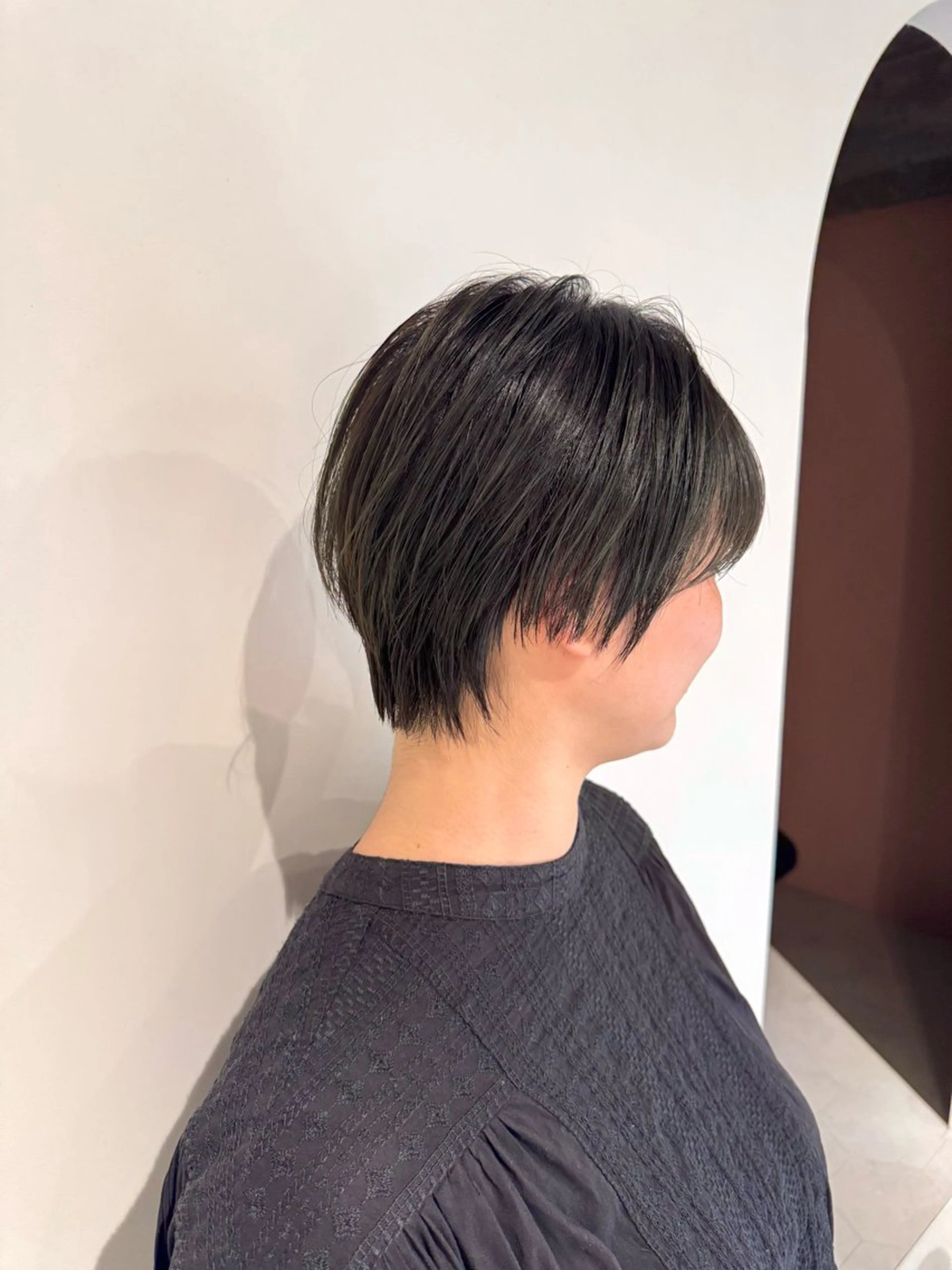 ショート カラー 切りっぱなしボブ ショートボブ アッシュ ベージュカラー グレージュ 髪質改善マスター 長尾勇弥/梅田中津のヘアスタイル