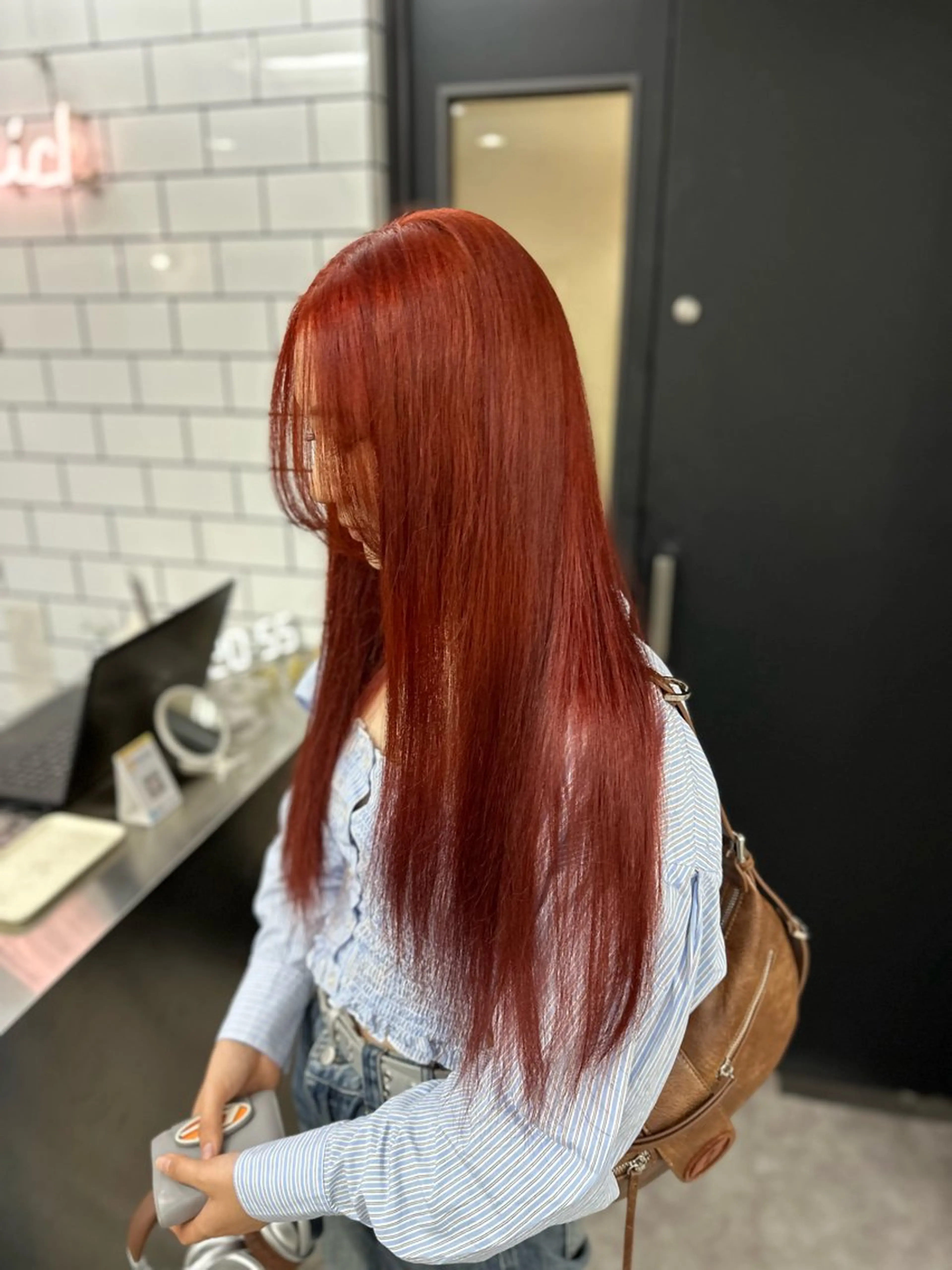 ロング カラー ブリーチ オレンジ 天野 タイナのヘアスタイル