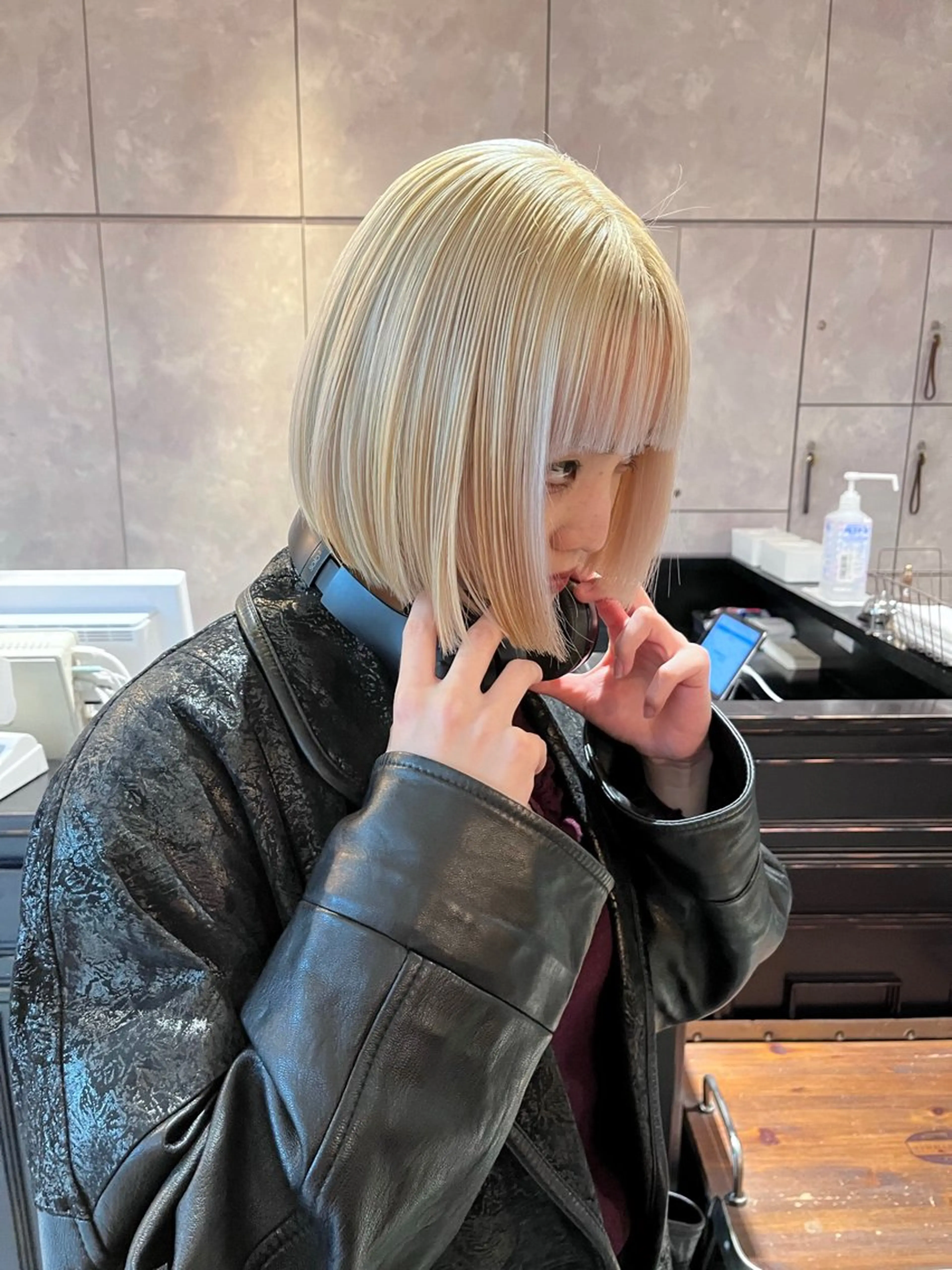 ショート カラー カット ヘアカラー トリートメント ヘアセット 💜ハイトーン💛 マジカルかいちゃんのヘアスタイル