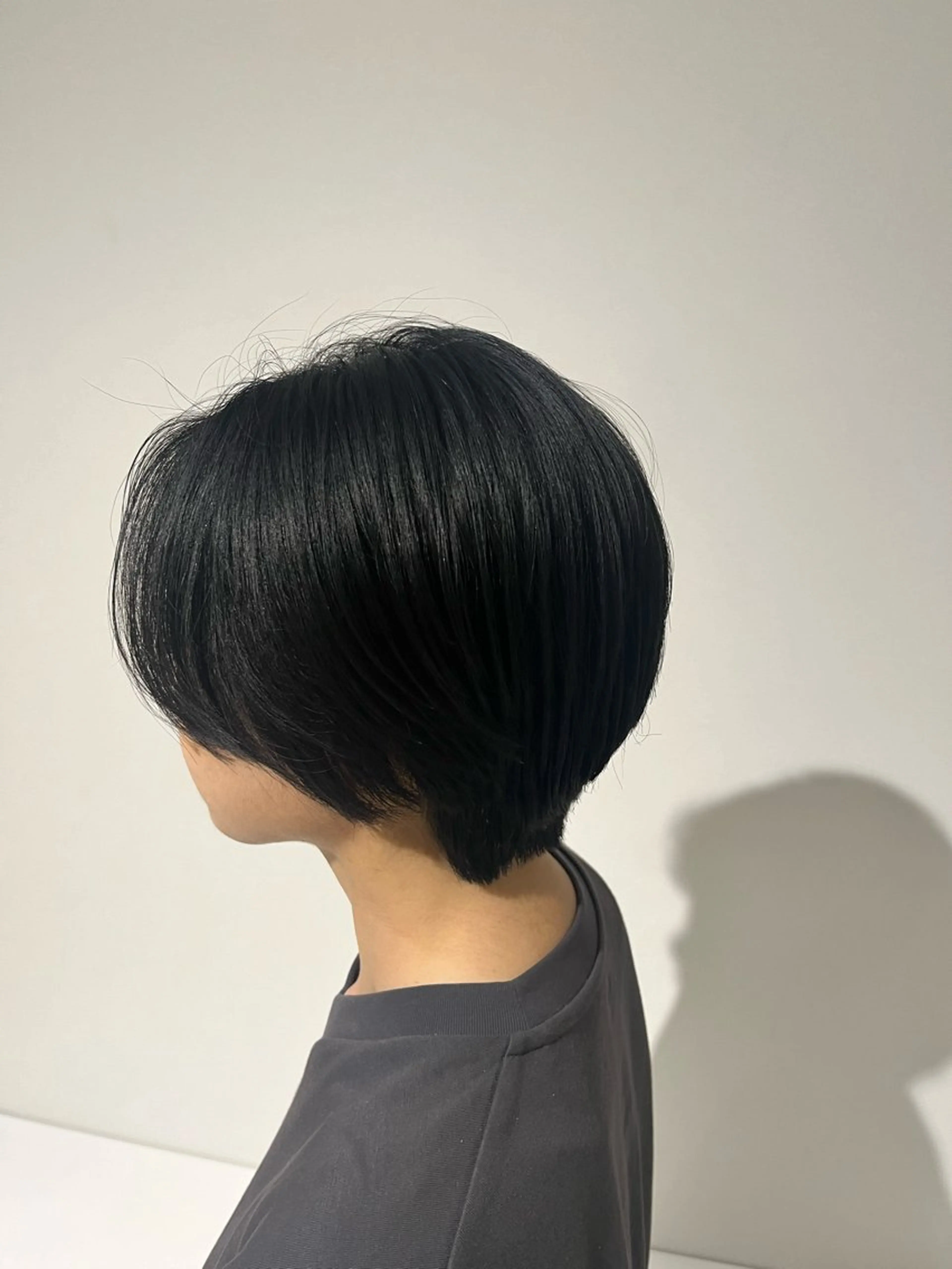 ショート ハンサムショート くびれヘア ショートヘア 宇佐美佳／美髪 ストレート/縮毛矯正のヘアスタイル