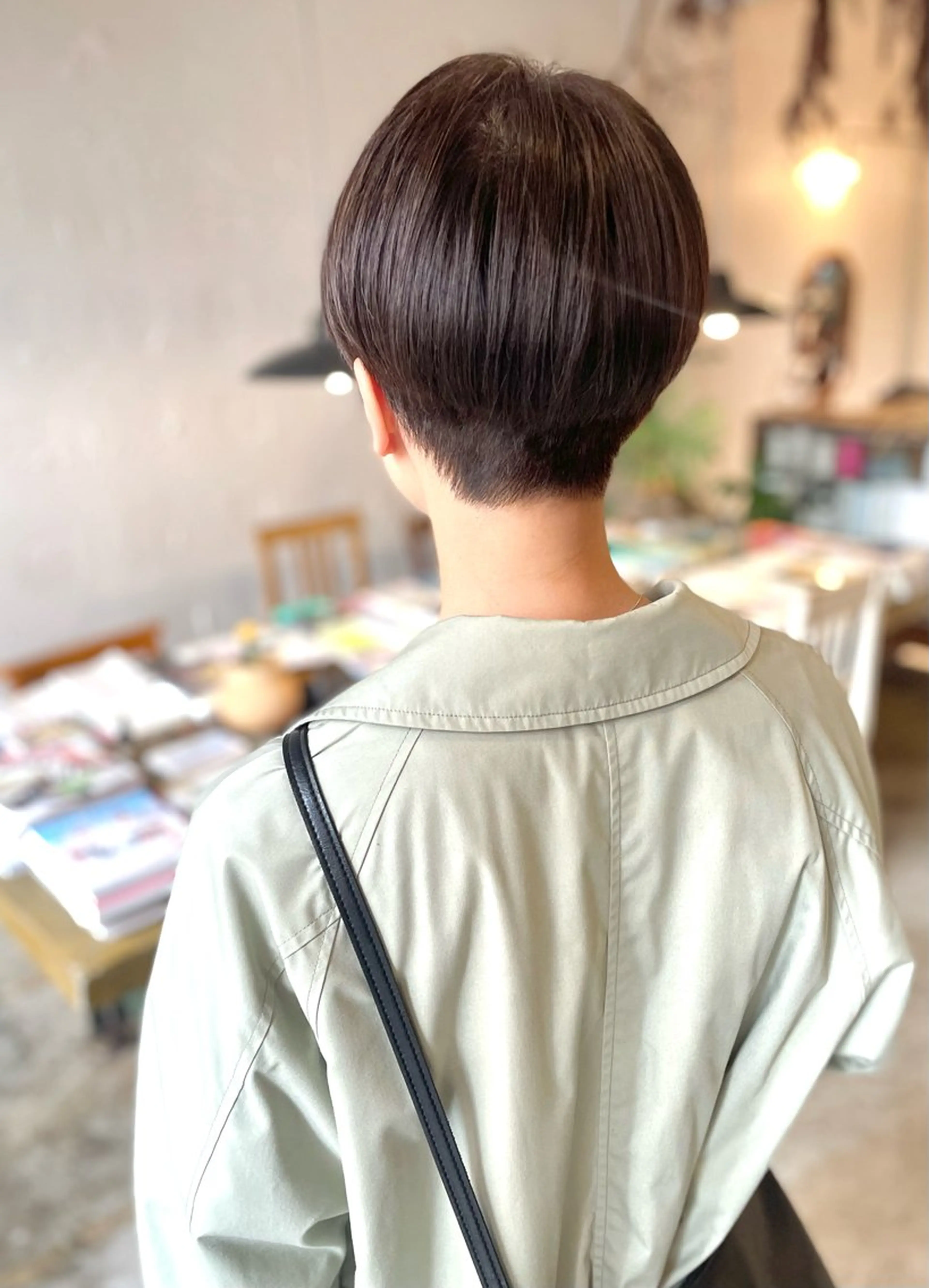 ショート カラー 日高 香織のヘアスタイル