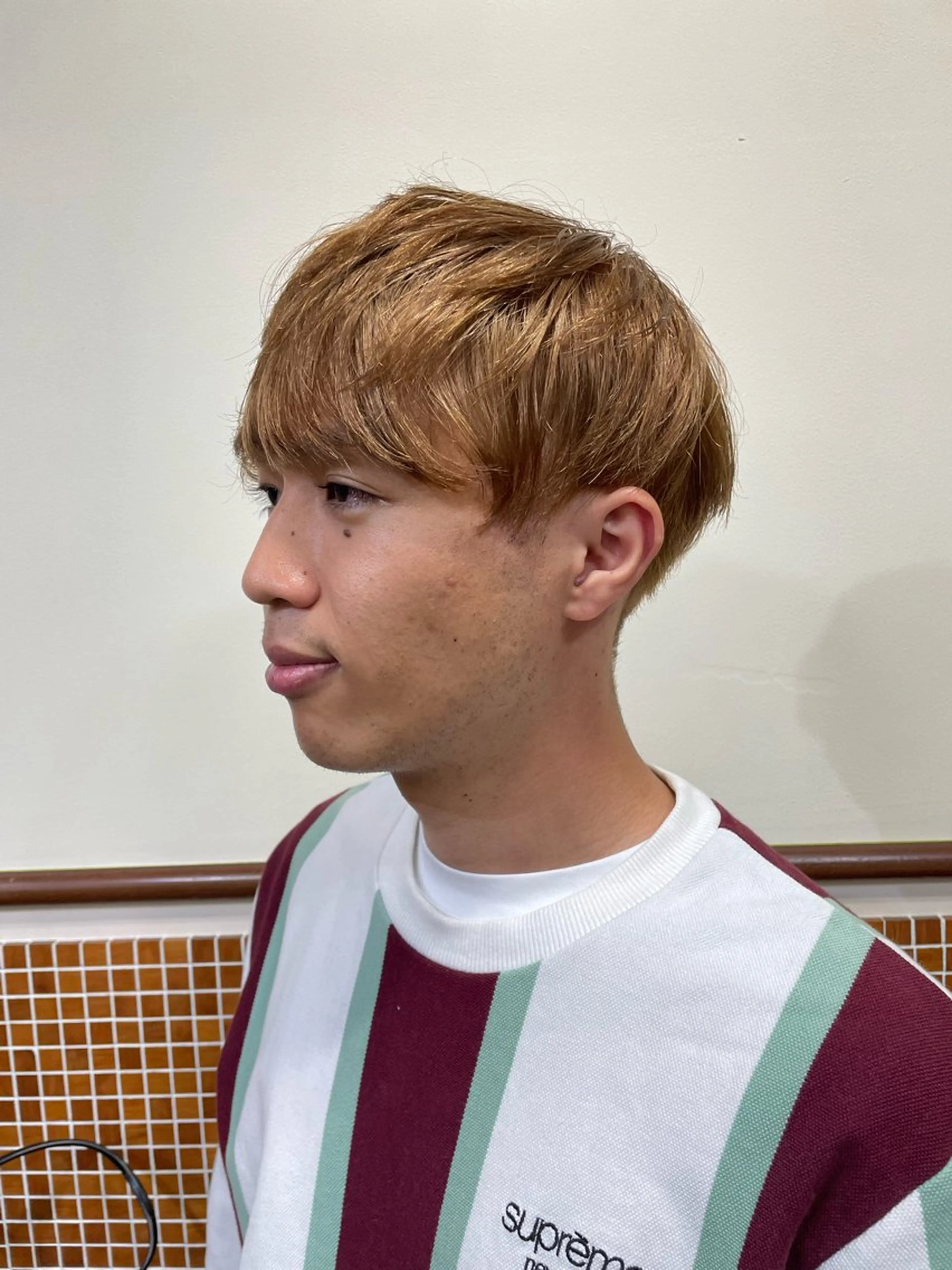 ショート カラー メンズ メンズブリーチ ベージュカラー ブリーチ 透明感カラー 浅岡 昭汰のヘアスタイル