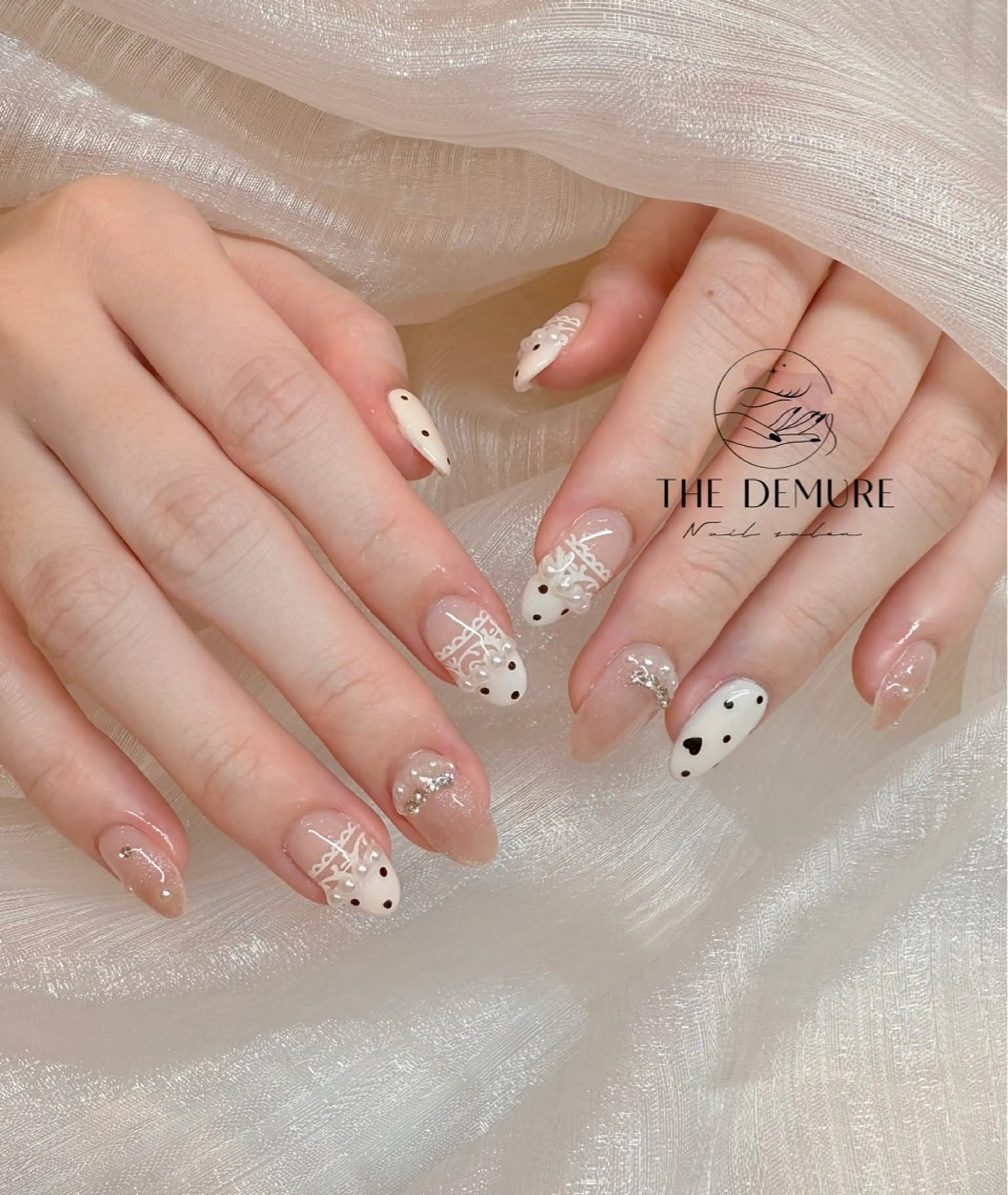 ネイル アートネイル 韓国ネイル マグネットネイル オフィスネイル スカルプネイル ハンドネイル ハンドケア NailDemure 【銀座店】のネイルデザイン