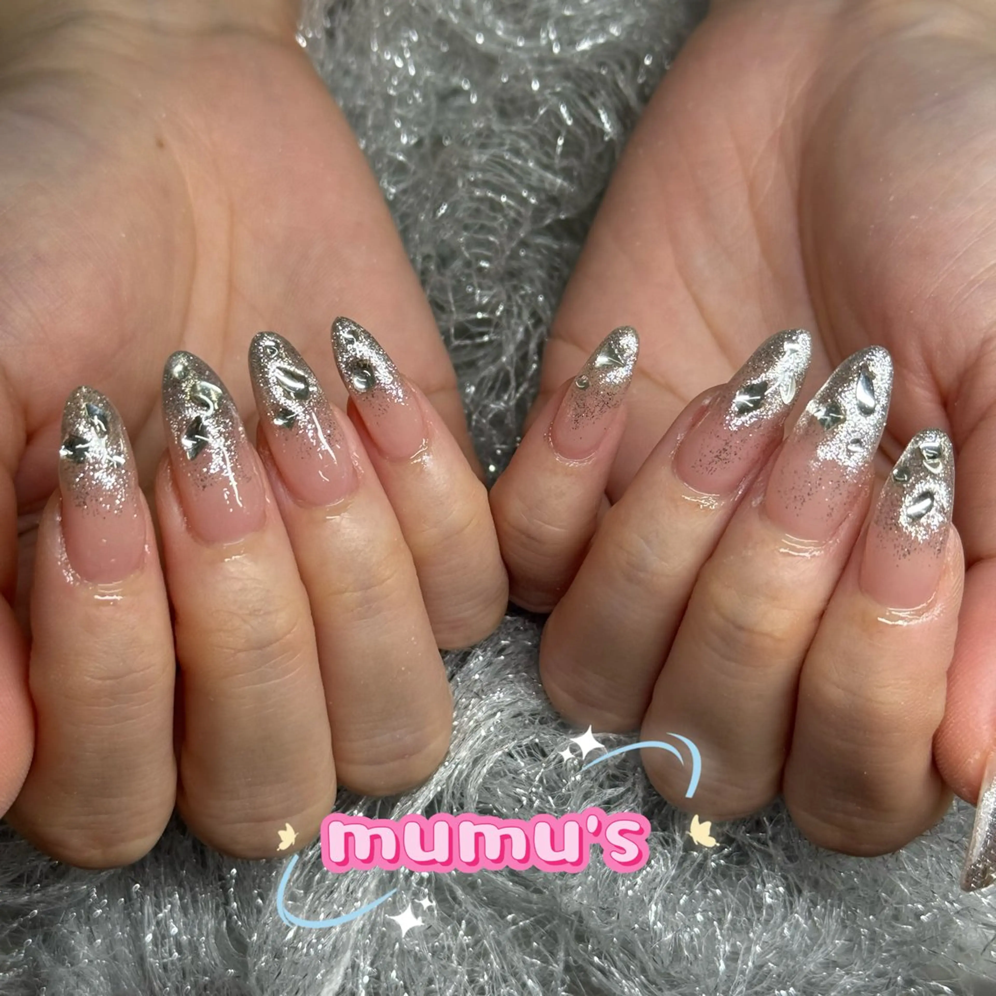 自爪指先埋め尽くし💎キラキラデザインの写真