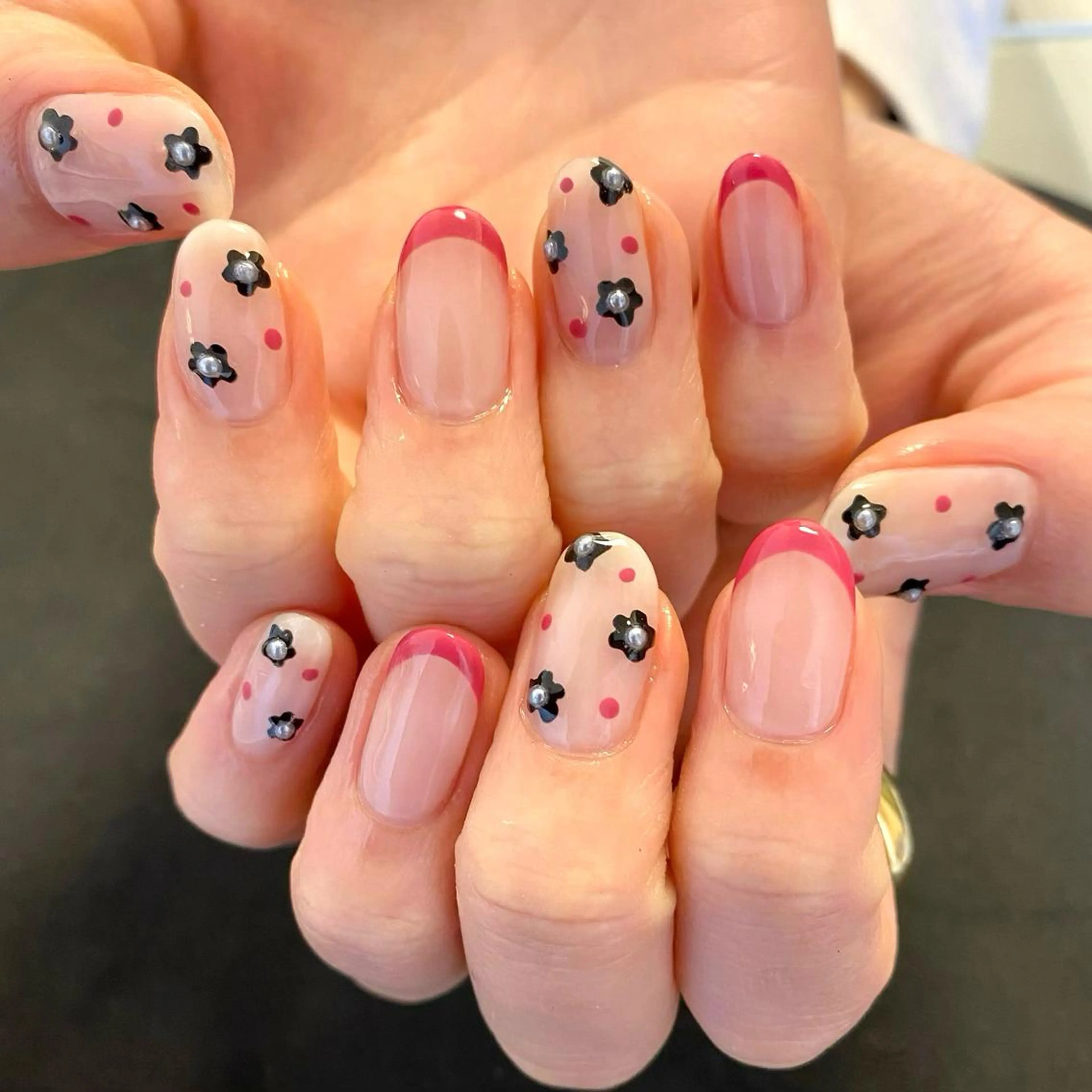 ネイル アートネイル ドット フレンチネイル ホワイト nail*157 .のネイルデザイン