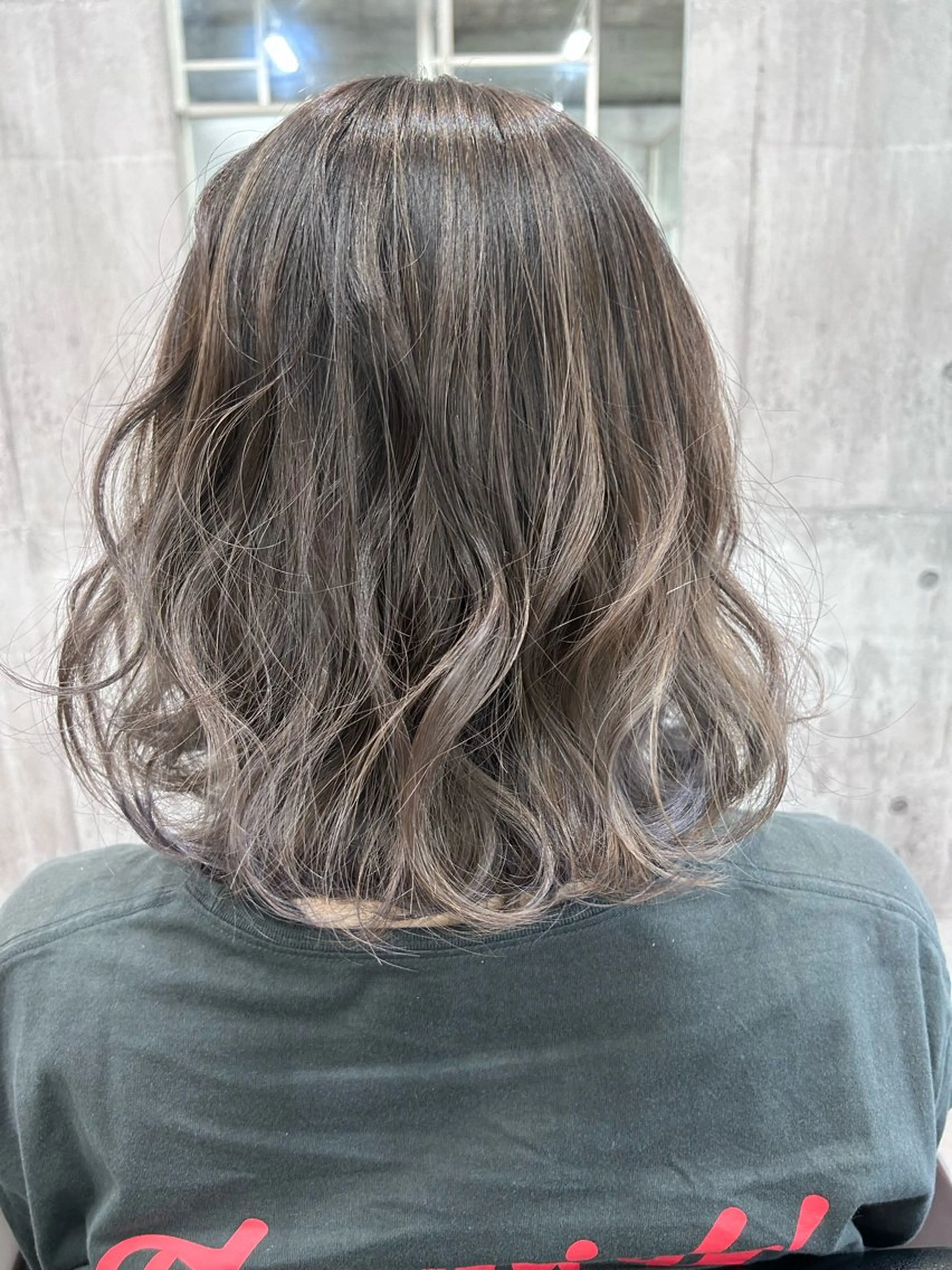 ミディアム カラー ヘアアレンジ ヘアカラー トリートメント newi赤羽 ✂️KEN✂️のヘアスタイル