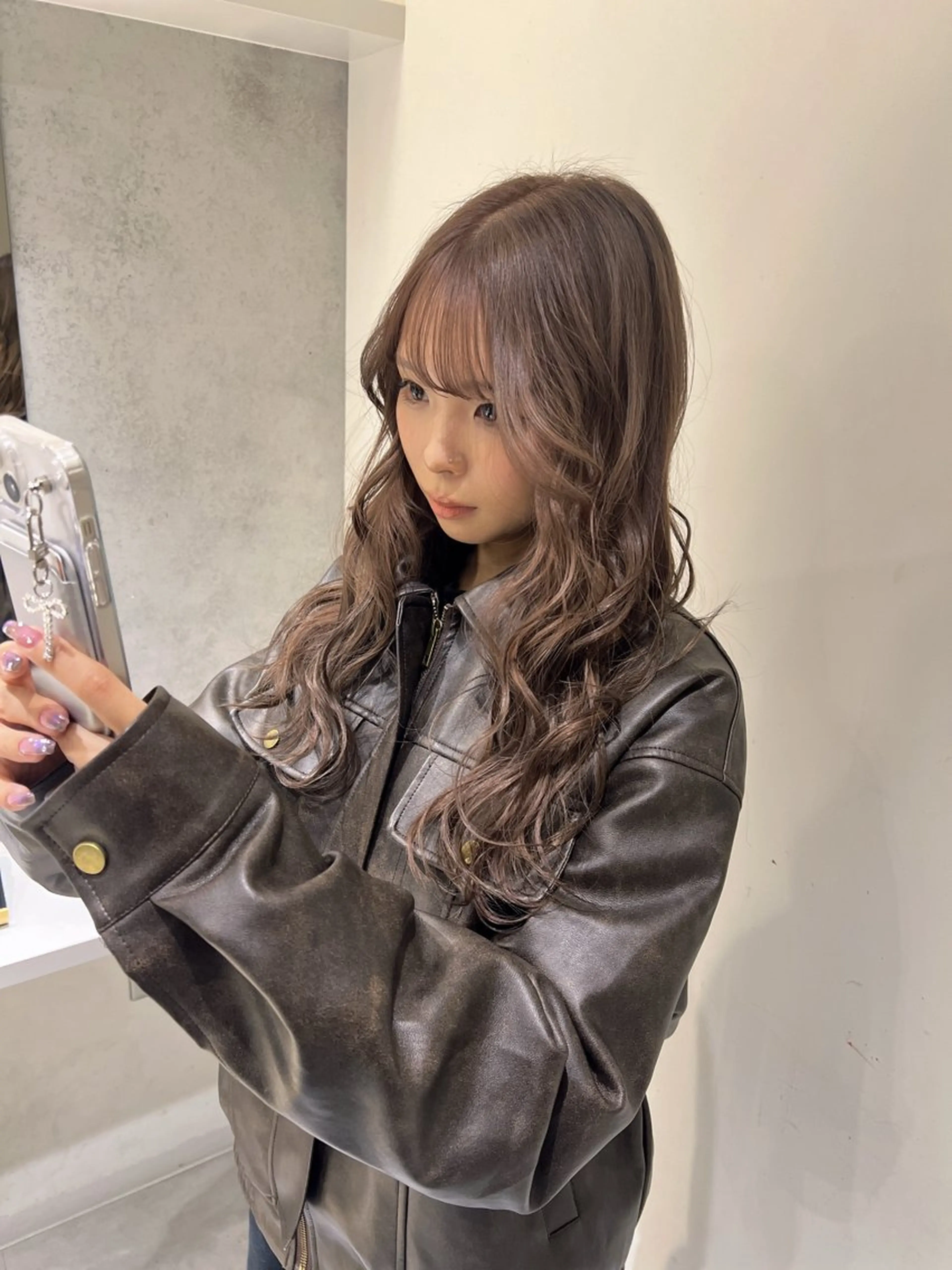 ロング カラー ブリーチ 透明感カラー ayaka🫧 梅田ダブルカラーのヘアスタイル