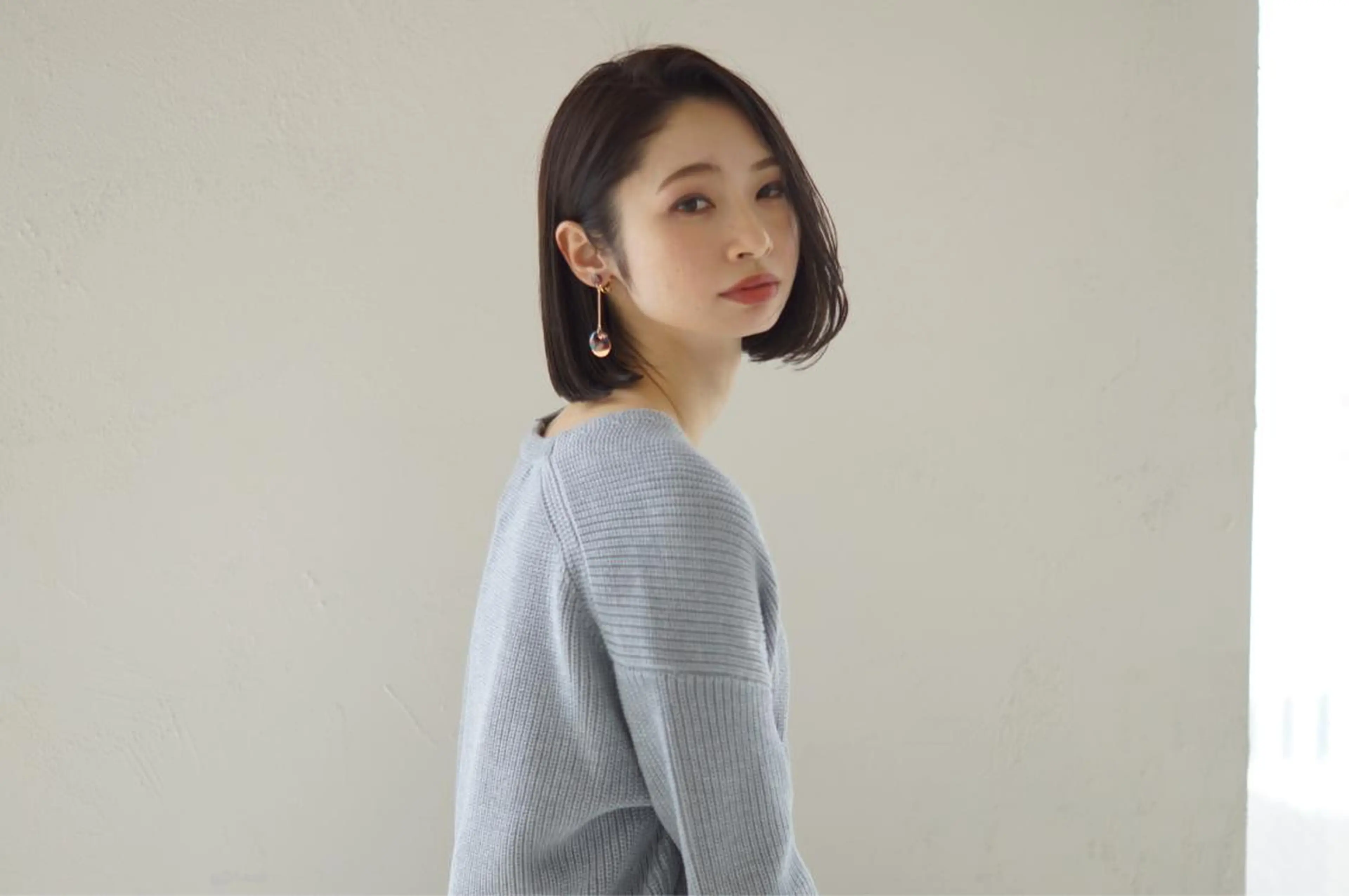 ショート アッシュ 外国人風カラー ハイライト 髪質改善 韓国風ヘア カット 縮毛矯正 トリートメント hoNua. 栄/透明感カラーのヘアスタイル