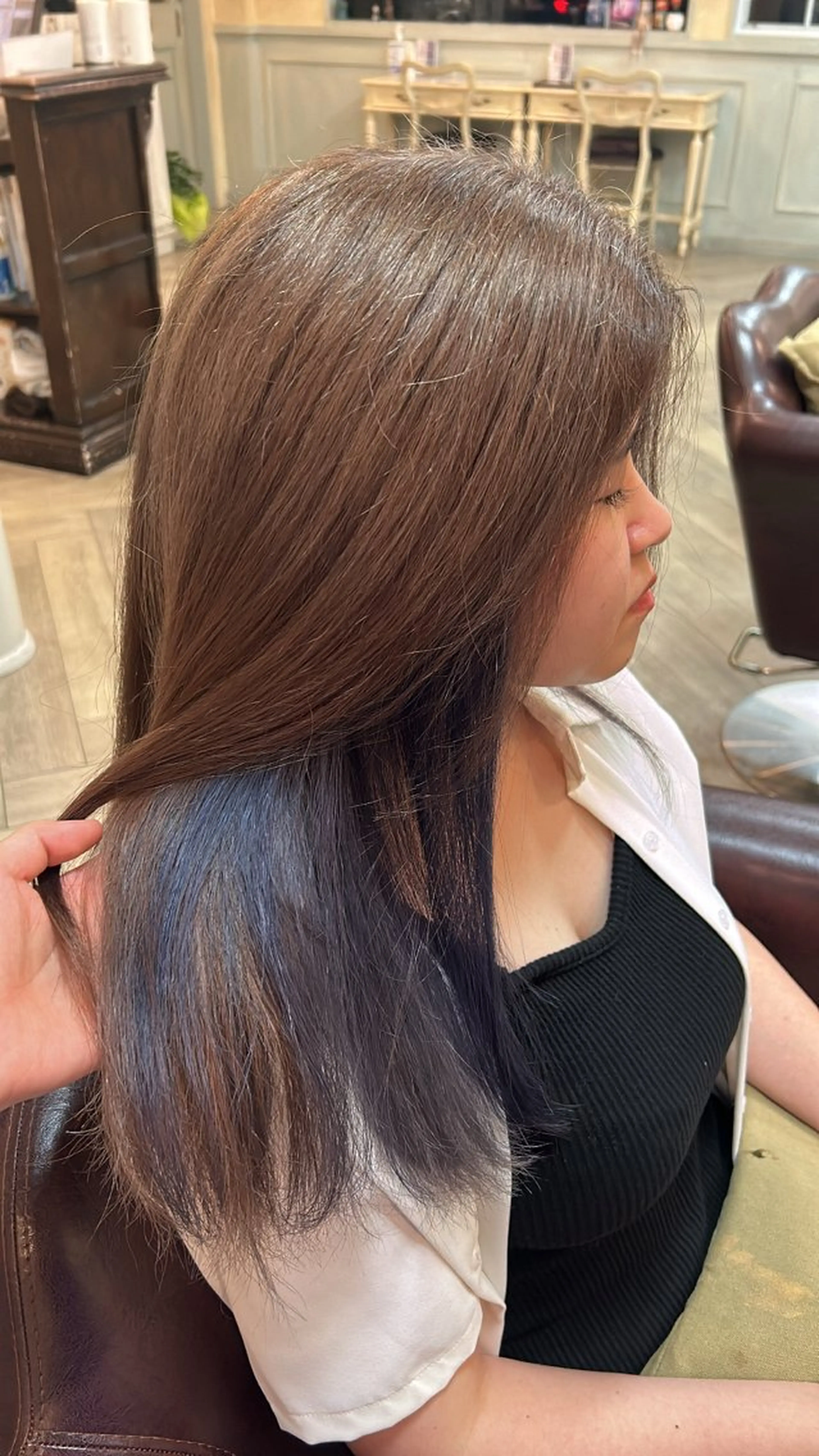 ロング カラー カット ヘアカラー トリートメント アオバ / ハイトーンカラーのヘアスタイル