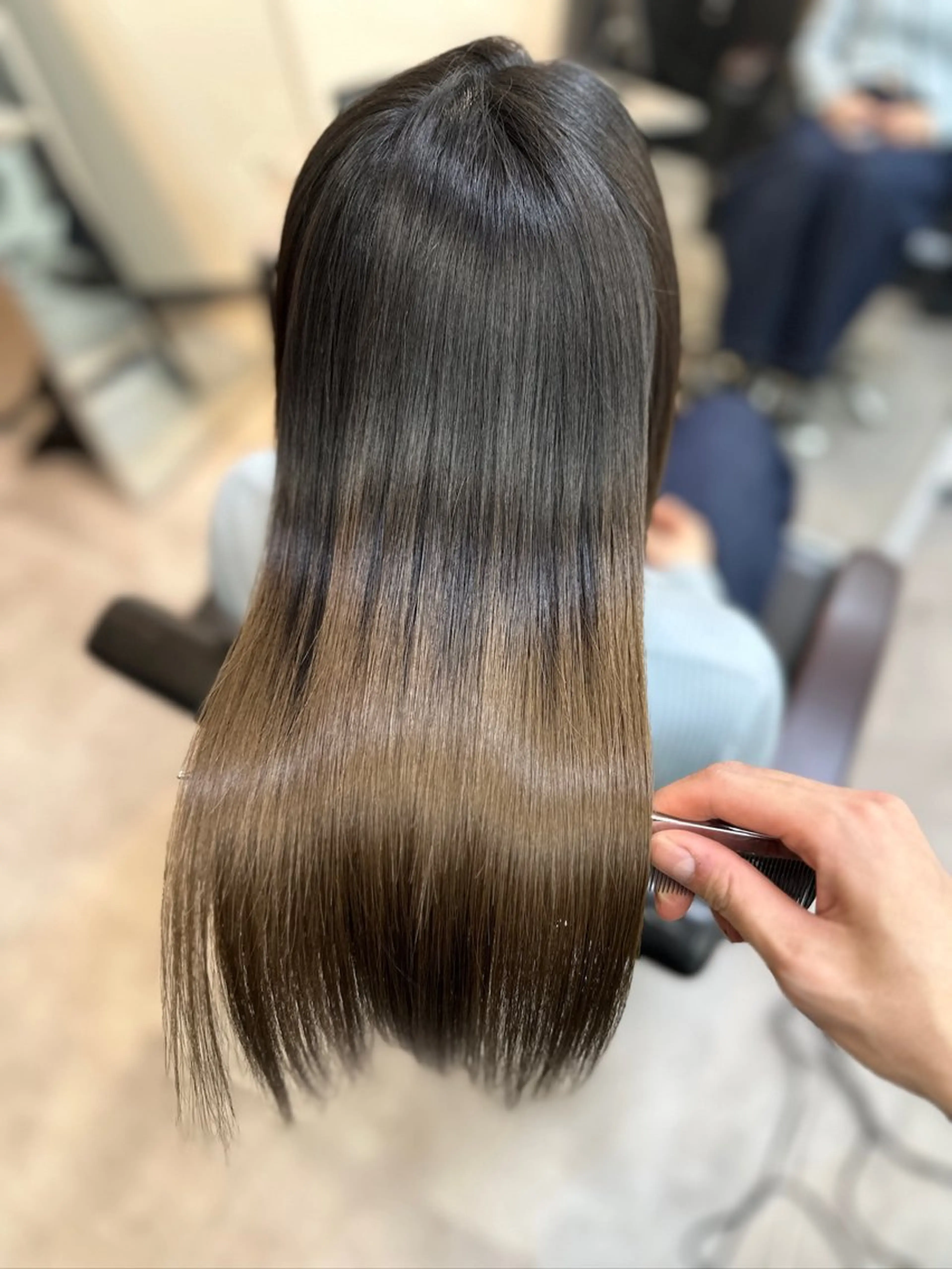 ロング ブリーチ縮毛矯正/ 複雑履歴🉑/タイチのヘアスタイル