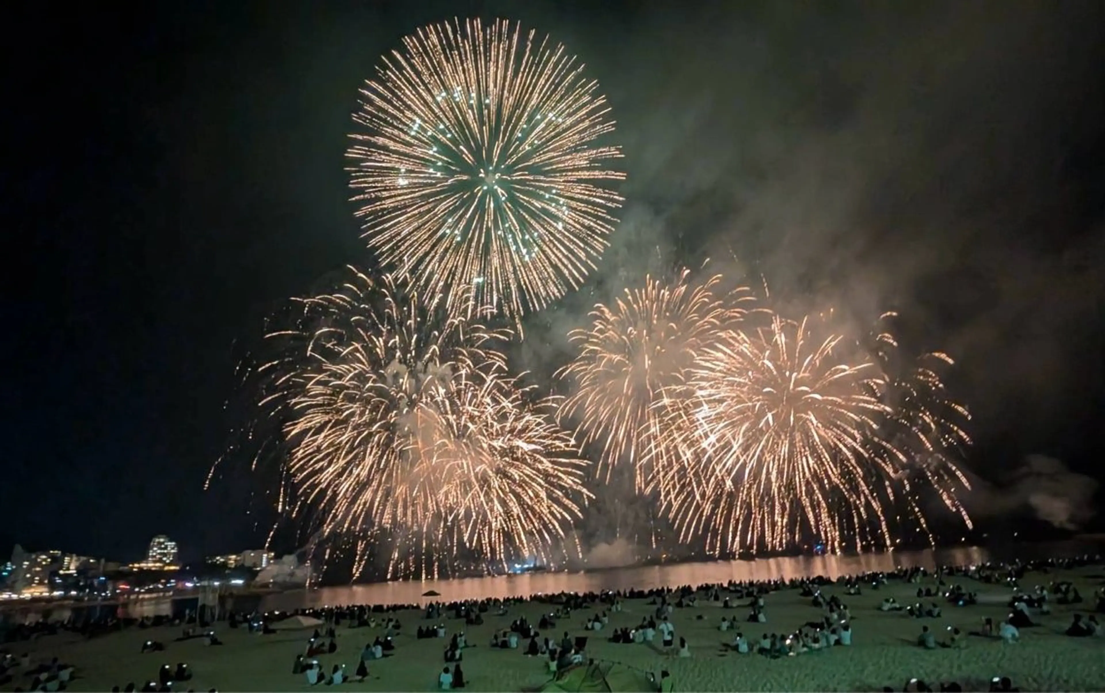 マツエク・マツパ 付け放題 バインドロック 束感まつ毛 フラットラッシュ パリジェンヌラッシュリフト マツエク オーロラ所属・AURORA RINAのマツエク・マツパデザイン