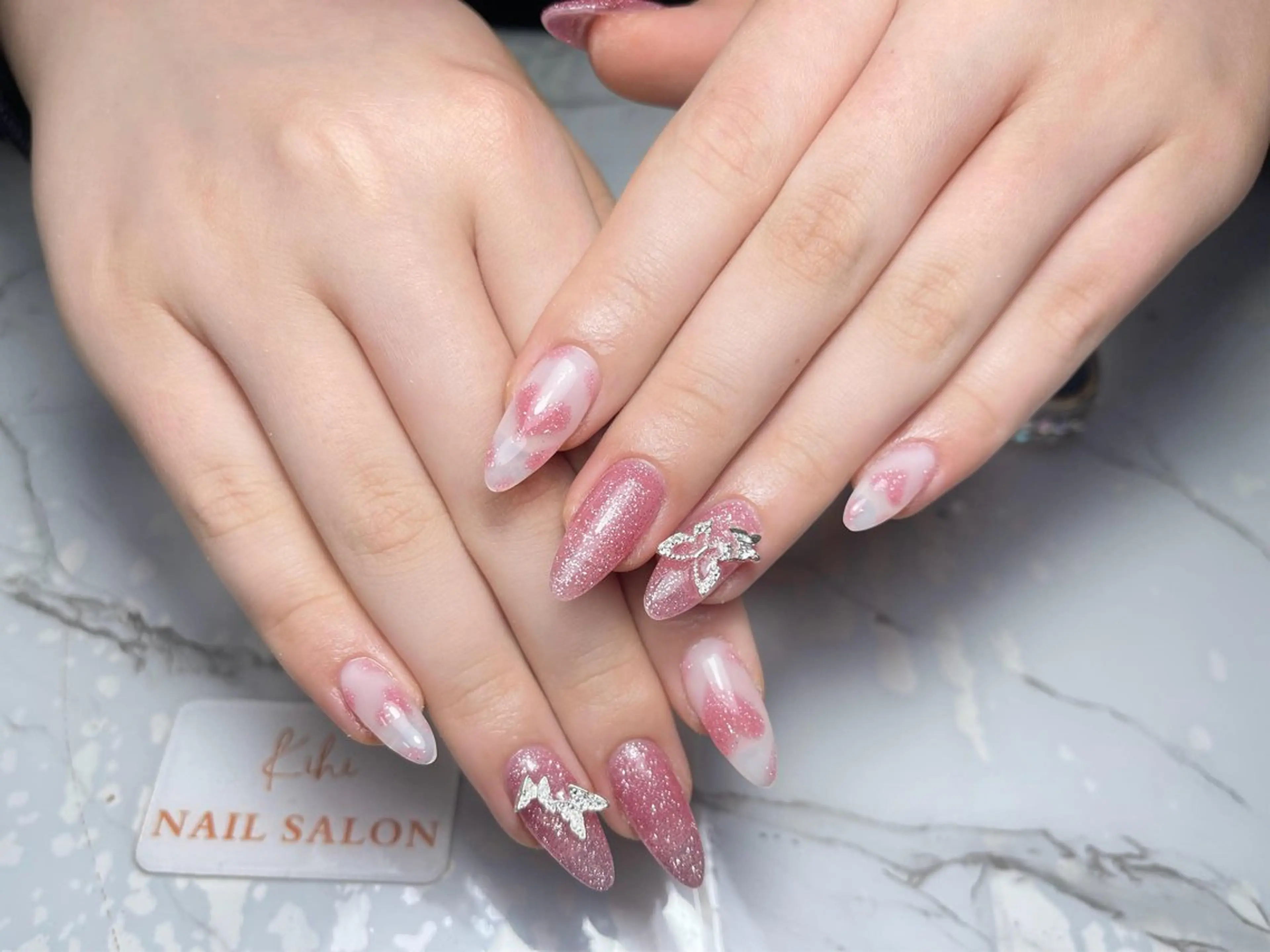 ネイル アートネイル フレンチネイル ジェルネイル グラデーション 韓国ネイル ハンドネイル 💕鈴木ユリ パラジェル/オフ無料のネイルデザイン