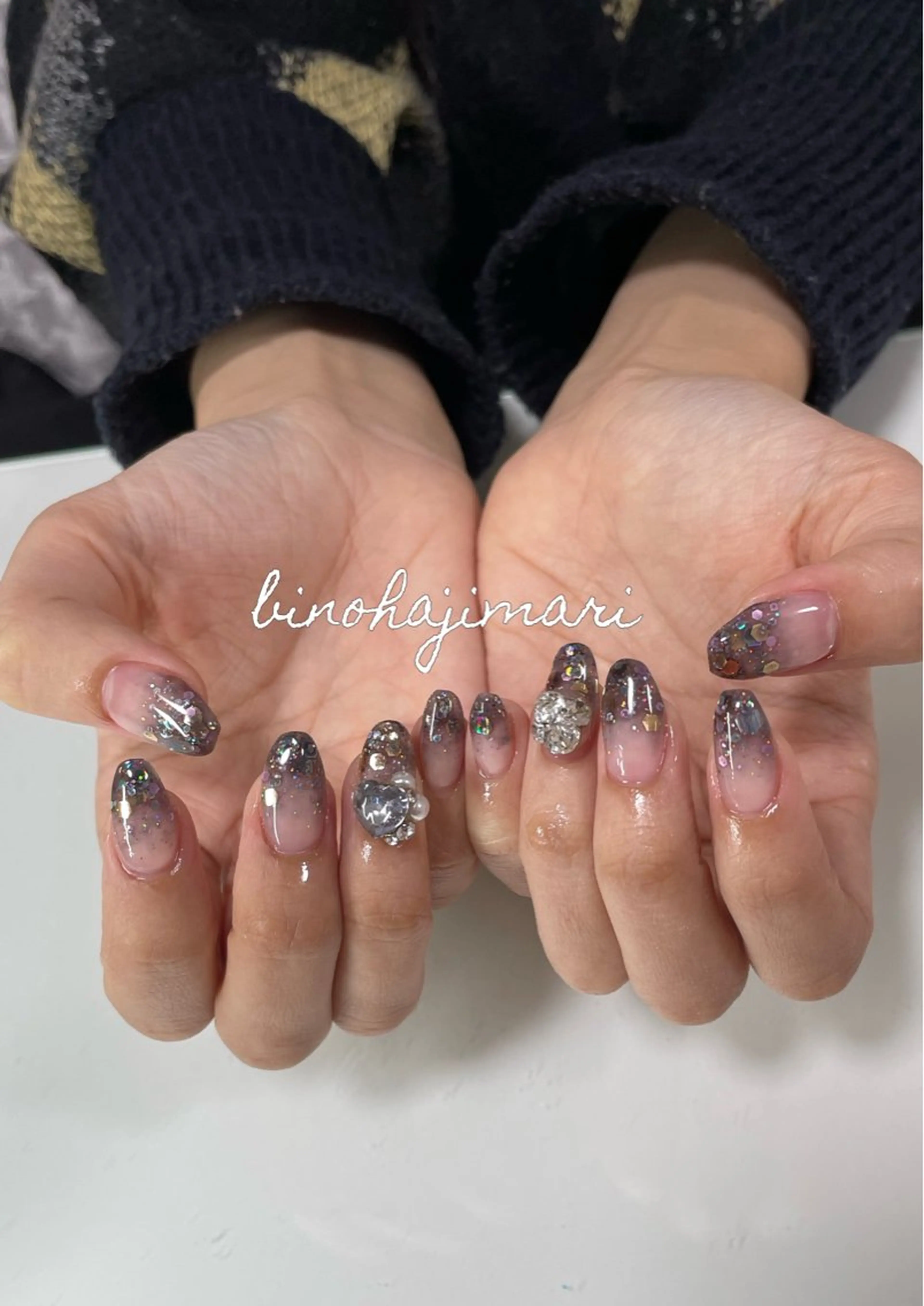 ネイル アートネイル フラッシュネイル グラデーション ラメ(グリッター) シルバー ハンドネイル ハンドケア ♡Bivi♡自爪に 優しいネイルサロンのネイルデザイン