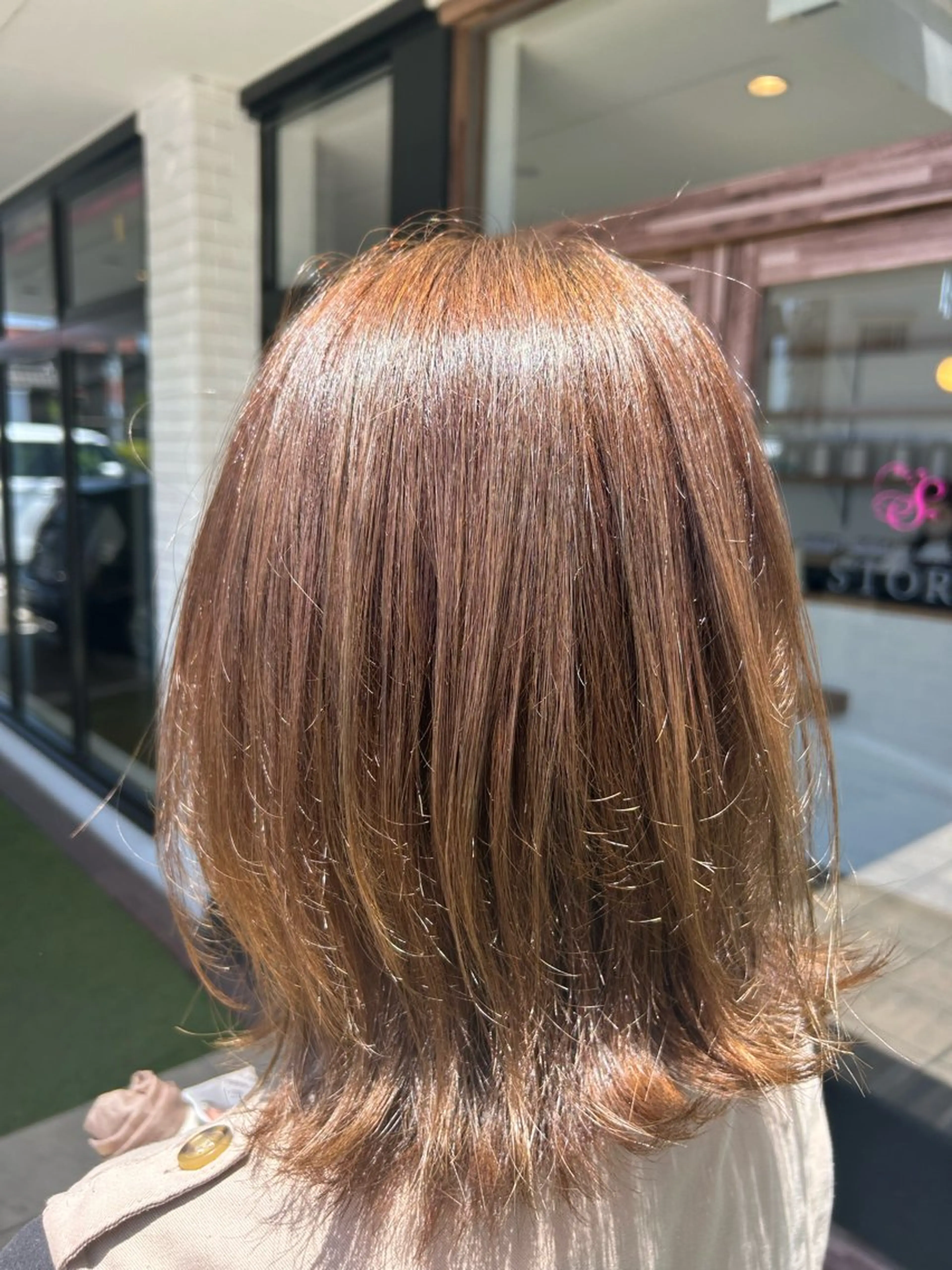 ミディアム ボブレイヤー ボブ 伸ばしかけ レイヤーカット 高木 瑶子のヘアスタイル