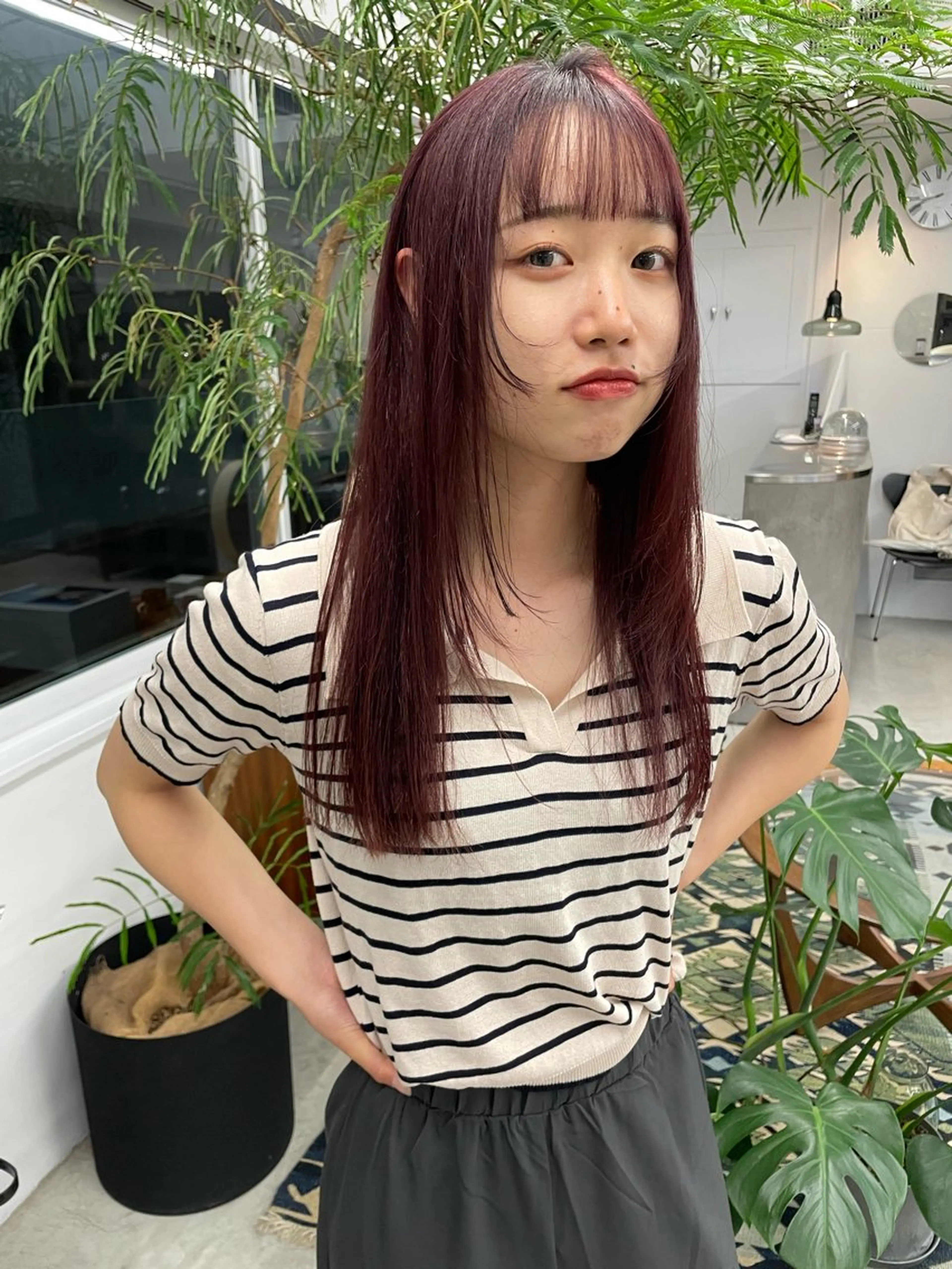 セミロング オカモト ミユウのヘアスタイル