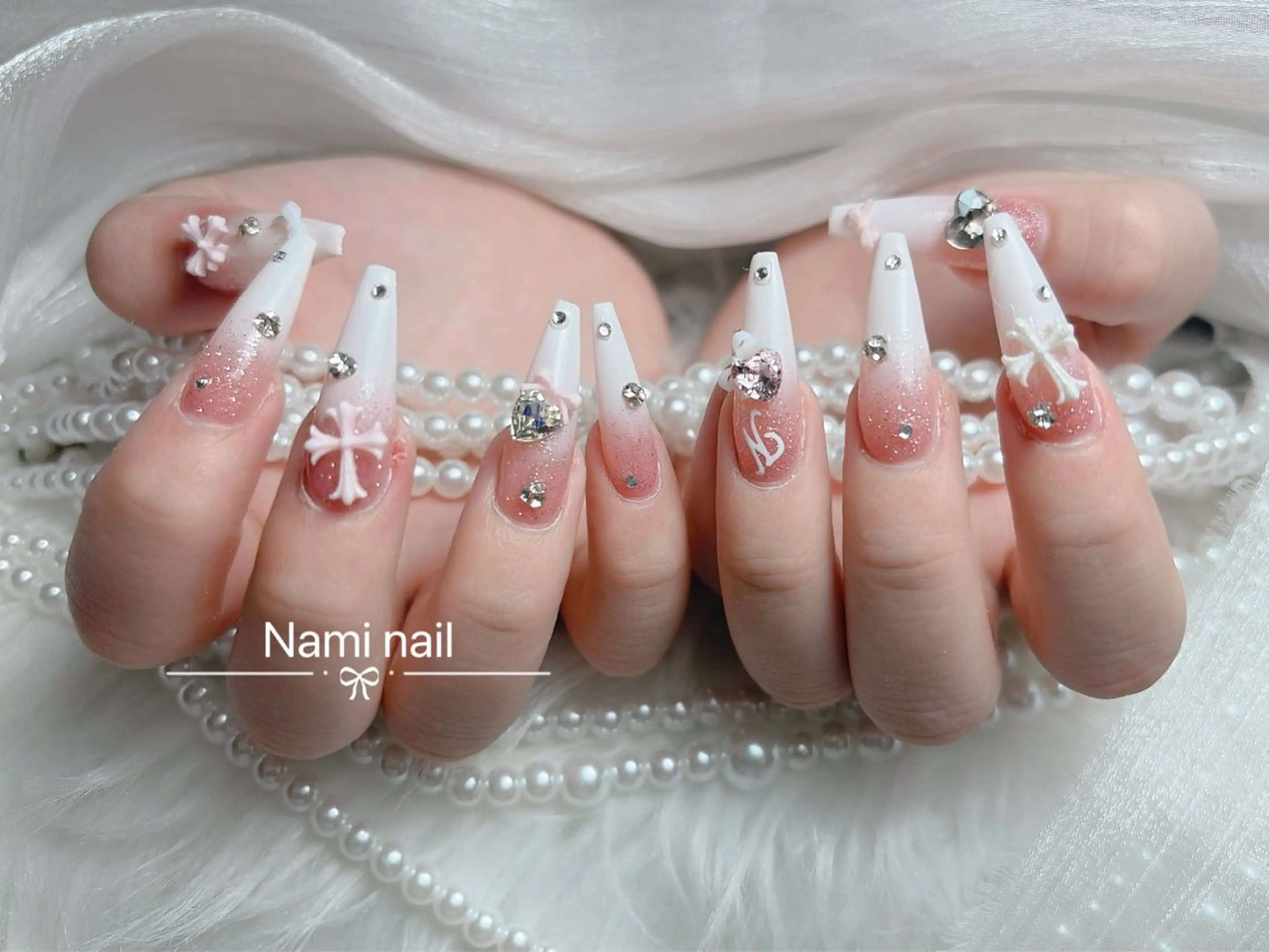 ネイル 長さ出し ガーリー 韓国ネイル ロングネイル 持ち込み ハンドネイル Nami nail salonのネイルデザイン